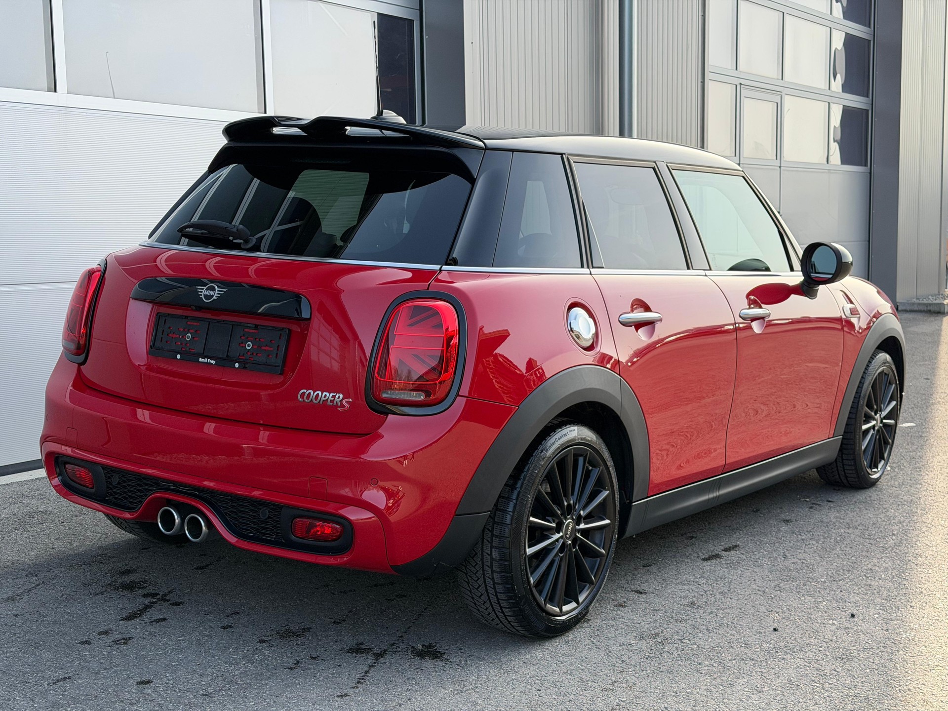 MINI Cooper S 5door Édition limitée ( URBAN SPIRIT 4/15 )-image-1