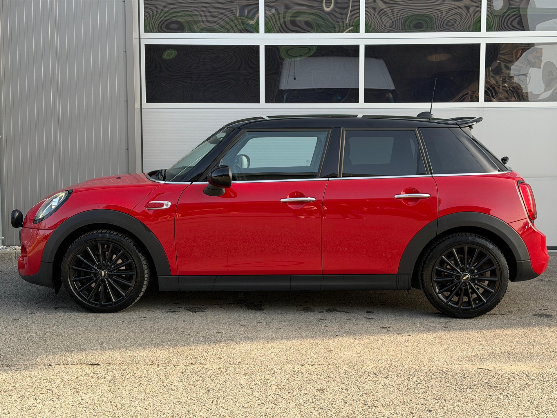 MINI Cooper S 5door Édition limitée ( URBAN SPIRIT 4/15 )-image-5