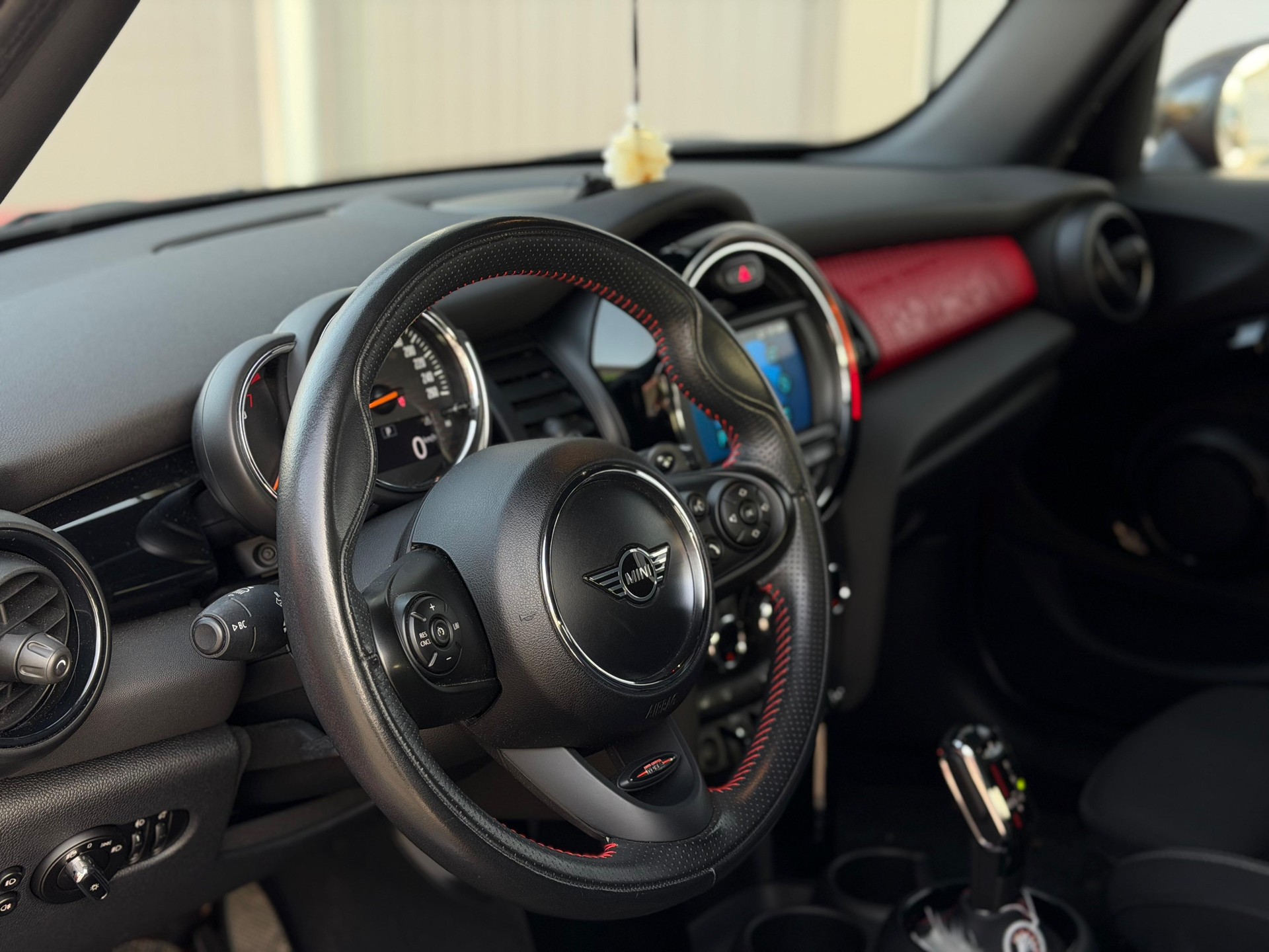 MINI Cooper S 5door Édition limitée ( URBAN SPIRIT 4/15 )-image-6