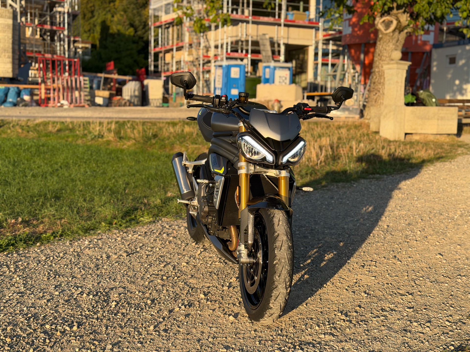 TRIUMPH Speed Triple 1200 RS-image-1