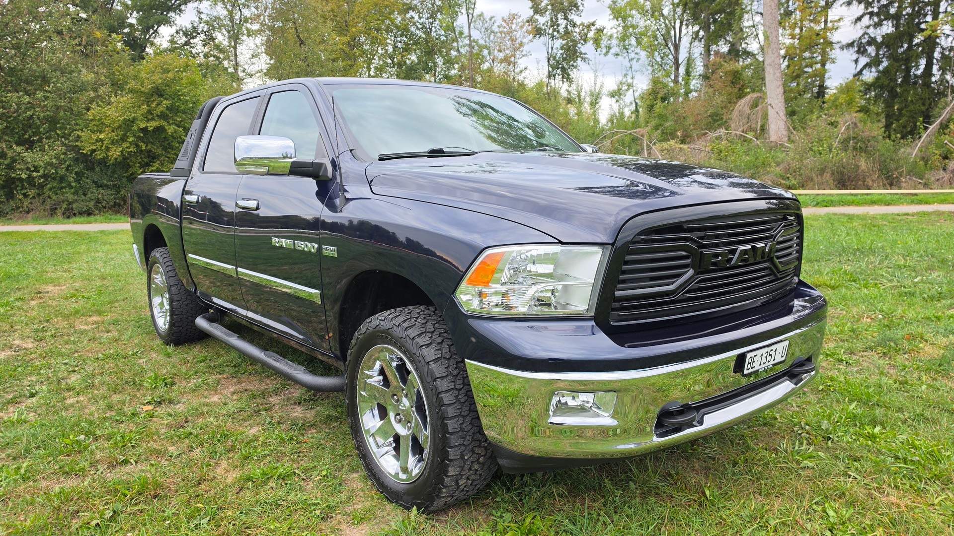 DODGE RAM 1500 5.7 V8 HEMI Crew Cab Laramie 4X4-image-16