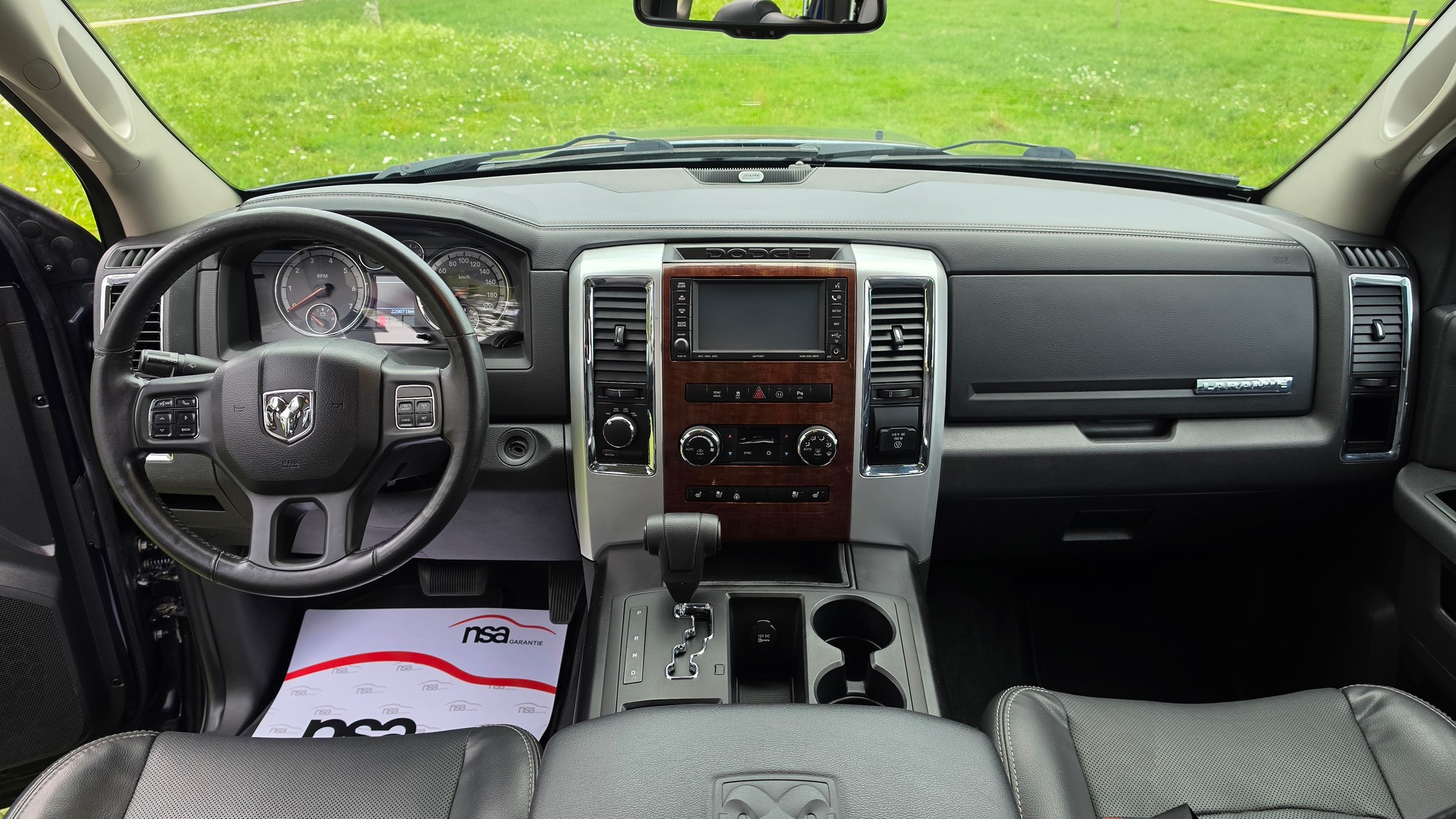 DODGE RAM 1500 5.7 V8 HEMI Crew Cab Laramie 4X4-image-26