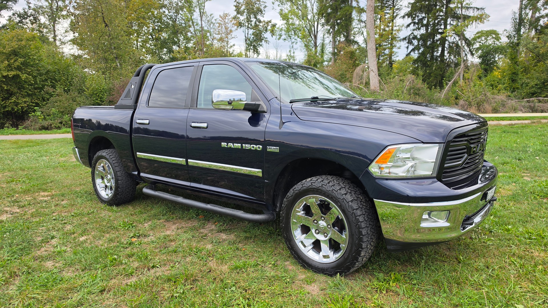 DODGE RAM 1500 5.7 V8 HEMI Crew Cab Laramie 4X4-image-15