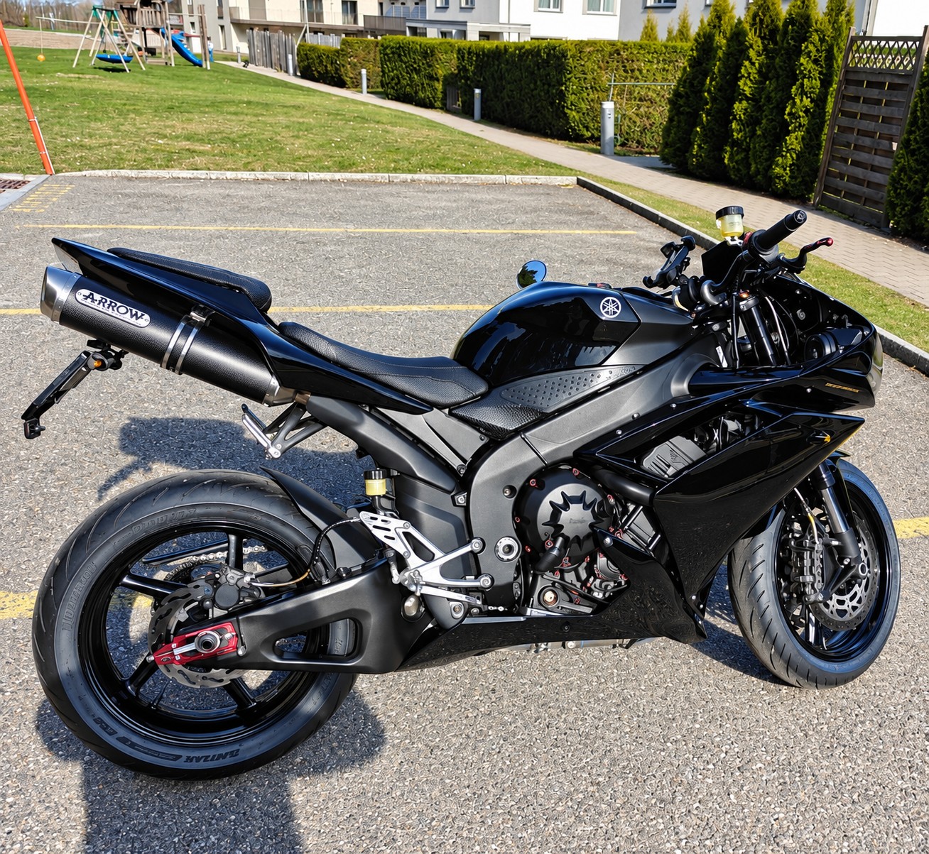 YAMAHA YZF-R1-image-1