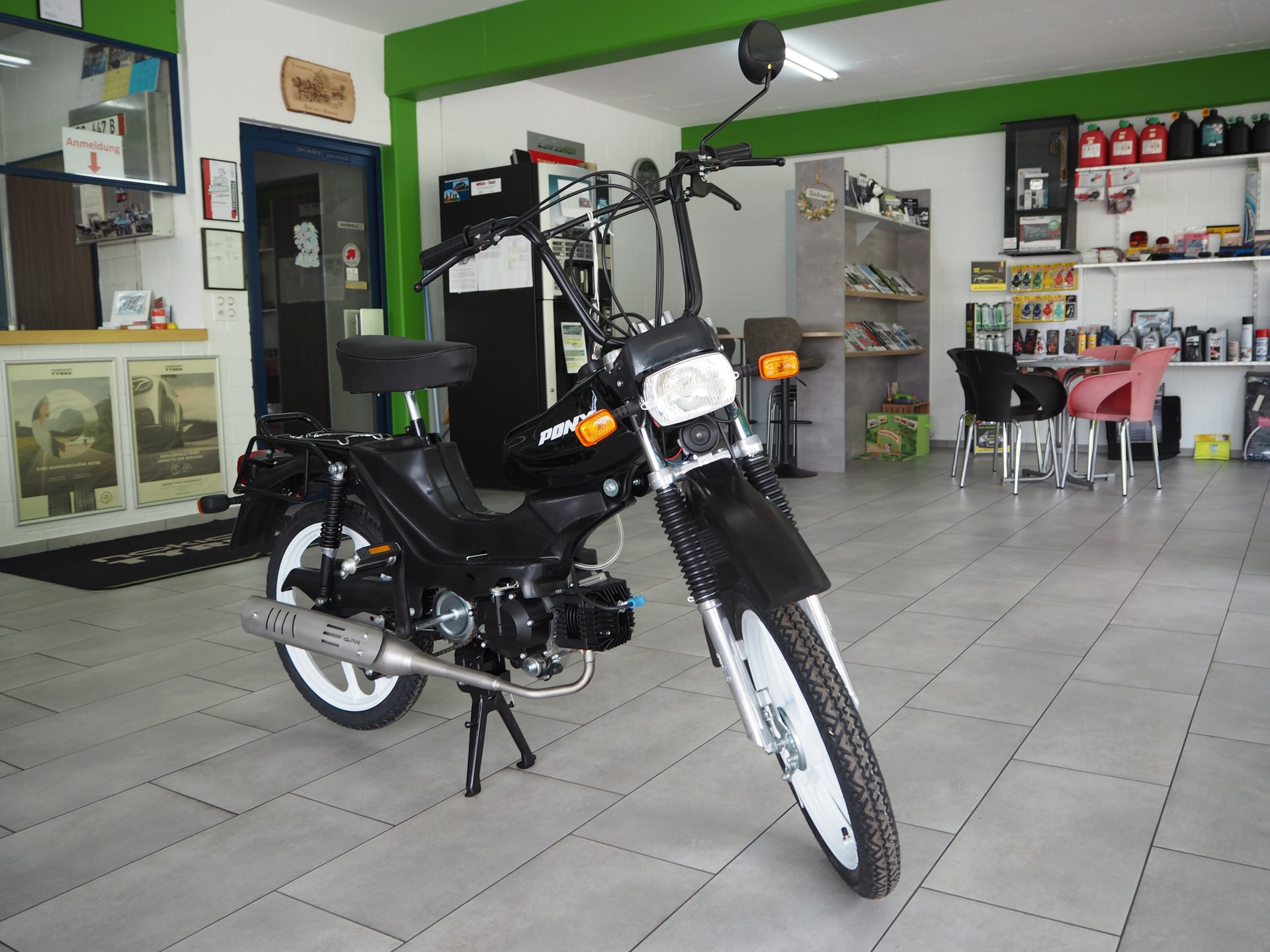 PONY 521 Cross