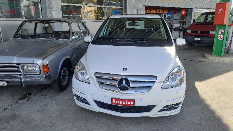MERCEDES-BENZ B 200-image-7