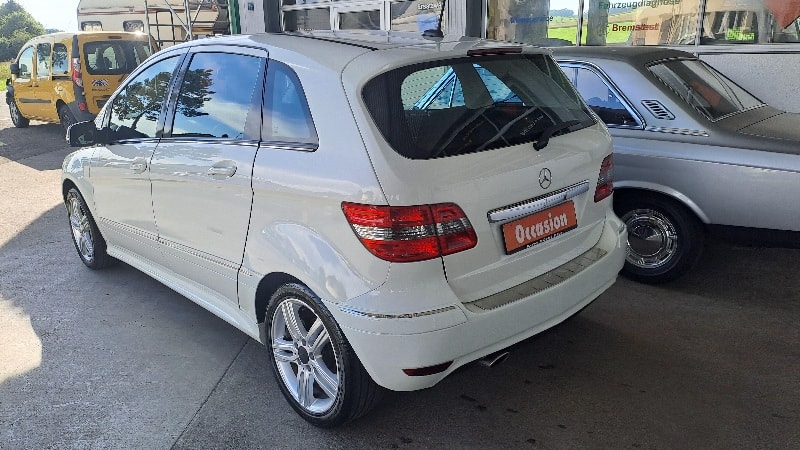 MERCEDES-BENZ B 200-image-14