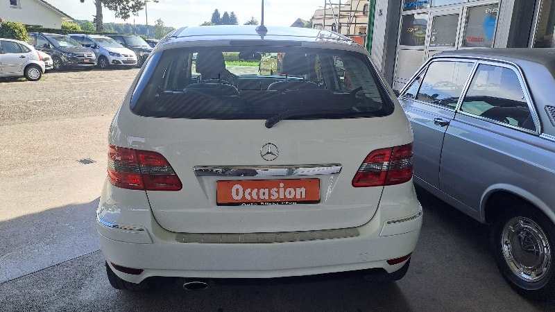 MERCEDES-BENZ B 200-image-15