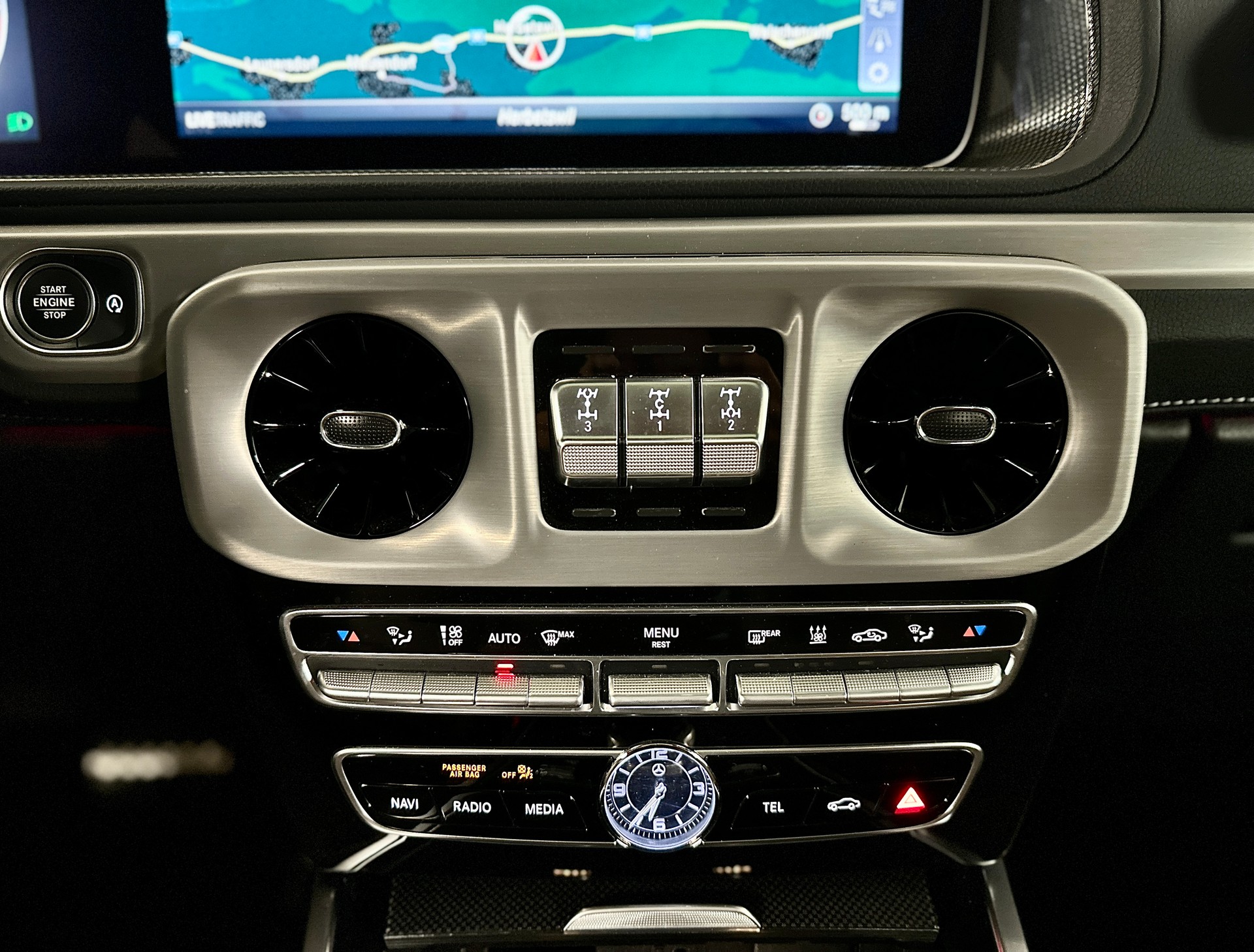 MERCEDES-BENZ G 400 d AMG Line 9G-Tronic-image-28
