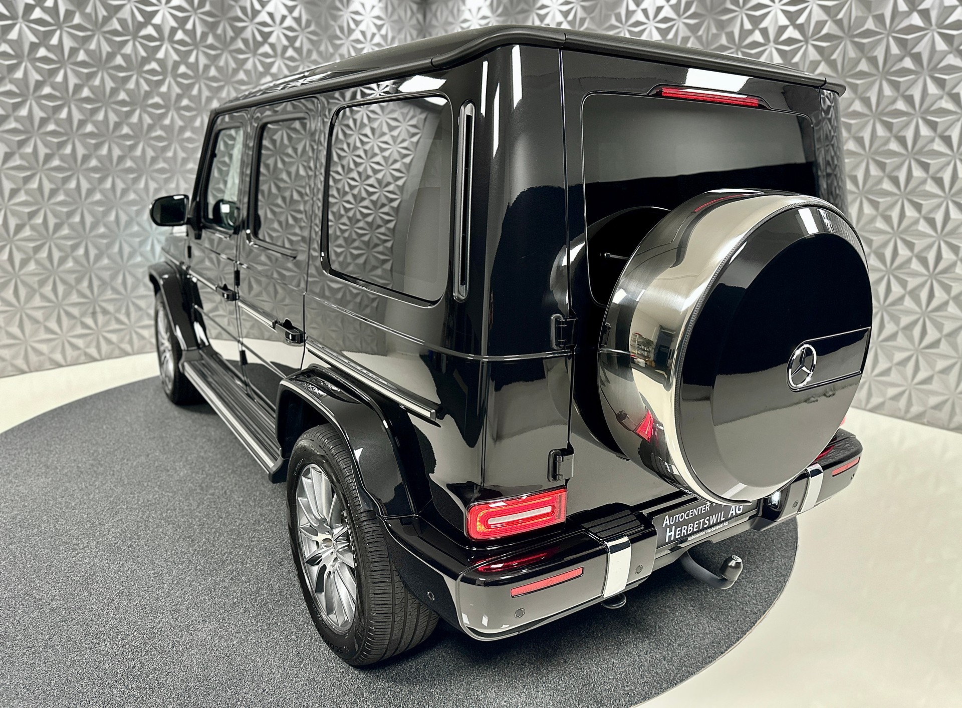 MERCEDES-BENZ G 400 d AMG Line 9G-Tronic-image-9