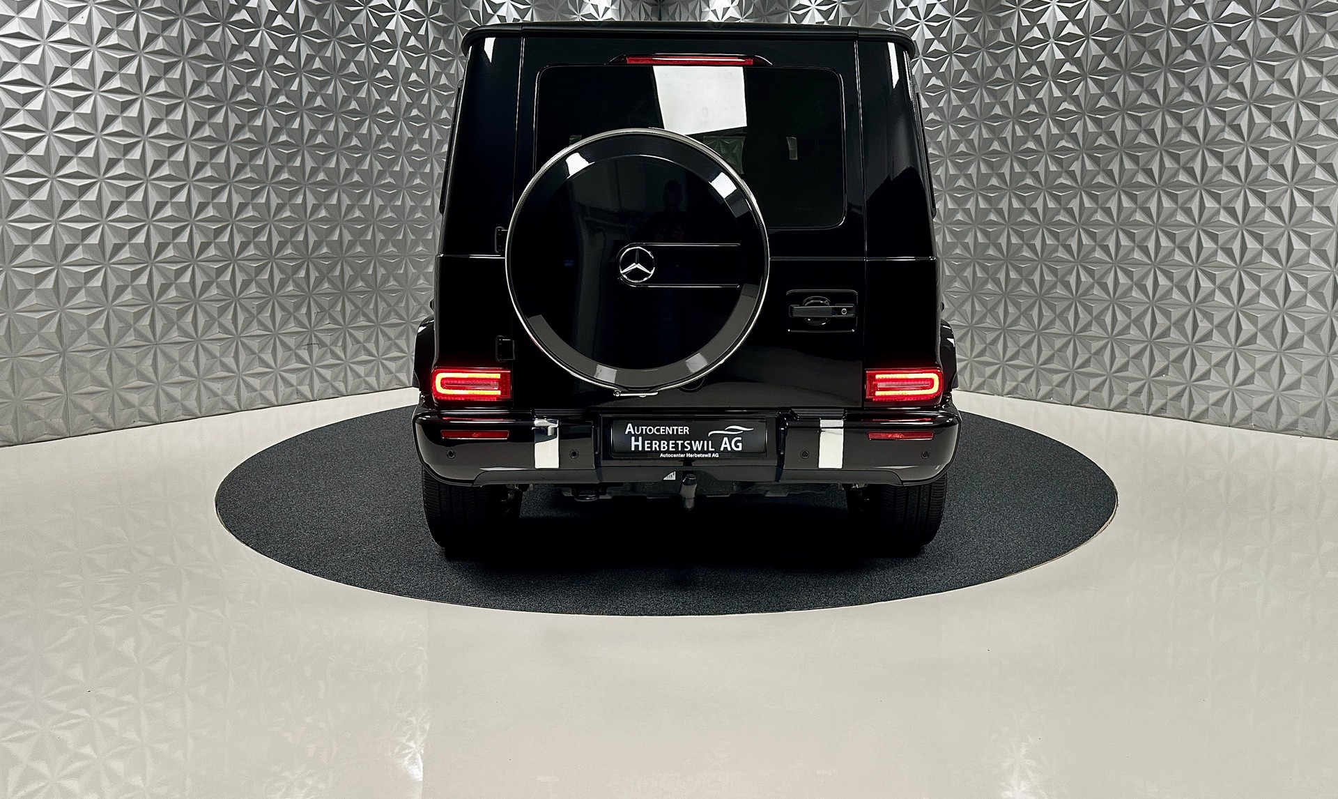 MERCEDES-BENZ G 400 d AMG Line 9G-Tronic-image-5