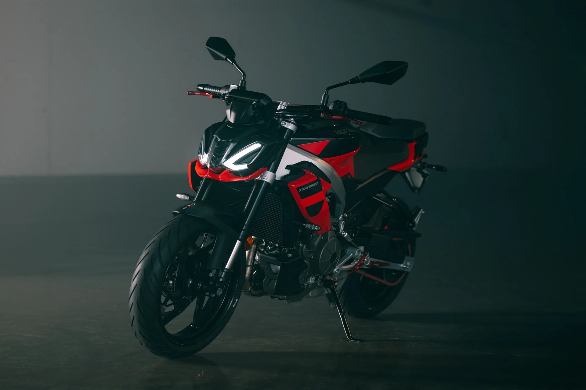 APRILIA Tuono 457-image-1