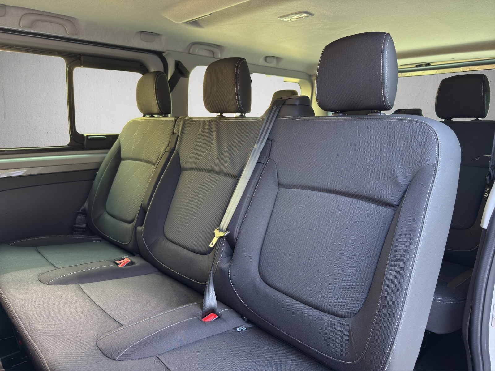 RENAULT Trafic Blue dCi 150 Passenger Grand Techno-image-7