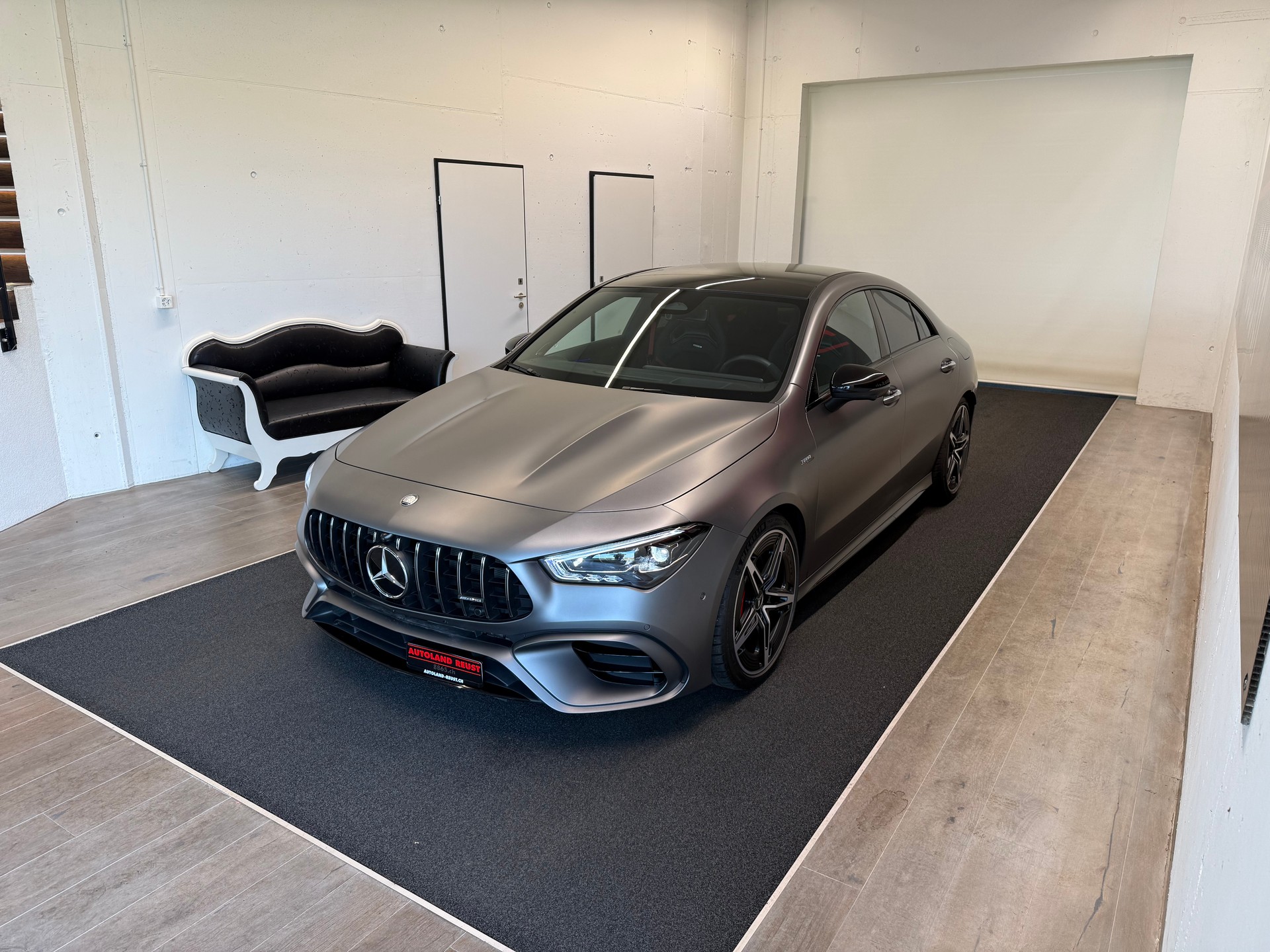 MERCEDES-BENZ CLA 45 S AMG 4Matic+ 8G-DCT-showroom-element-3