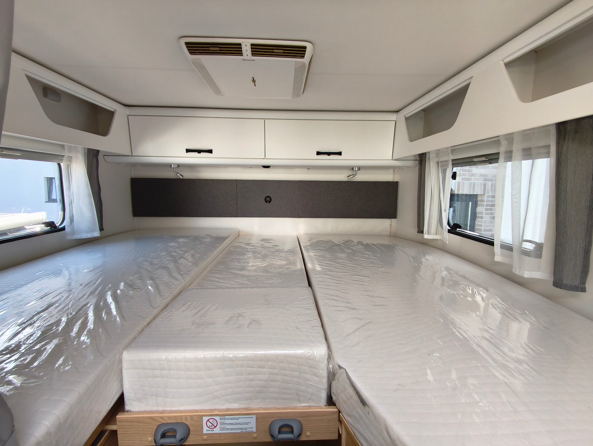 SUNLIGHT T 67 S mit Einzelbett & Hubbett!-image-11
