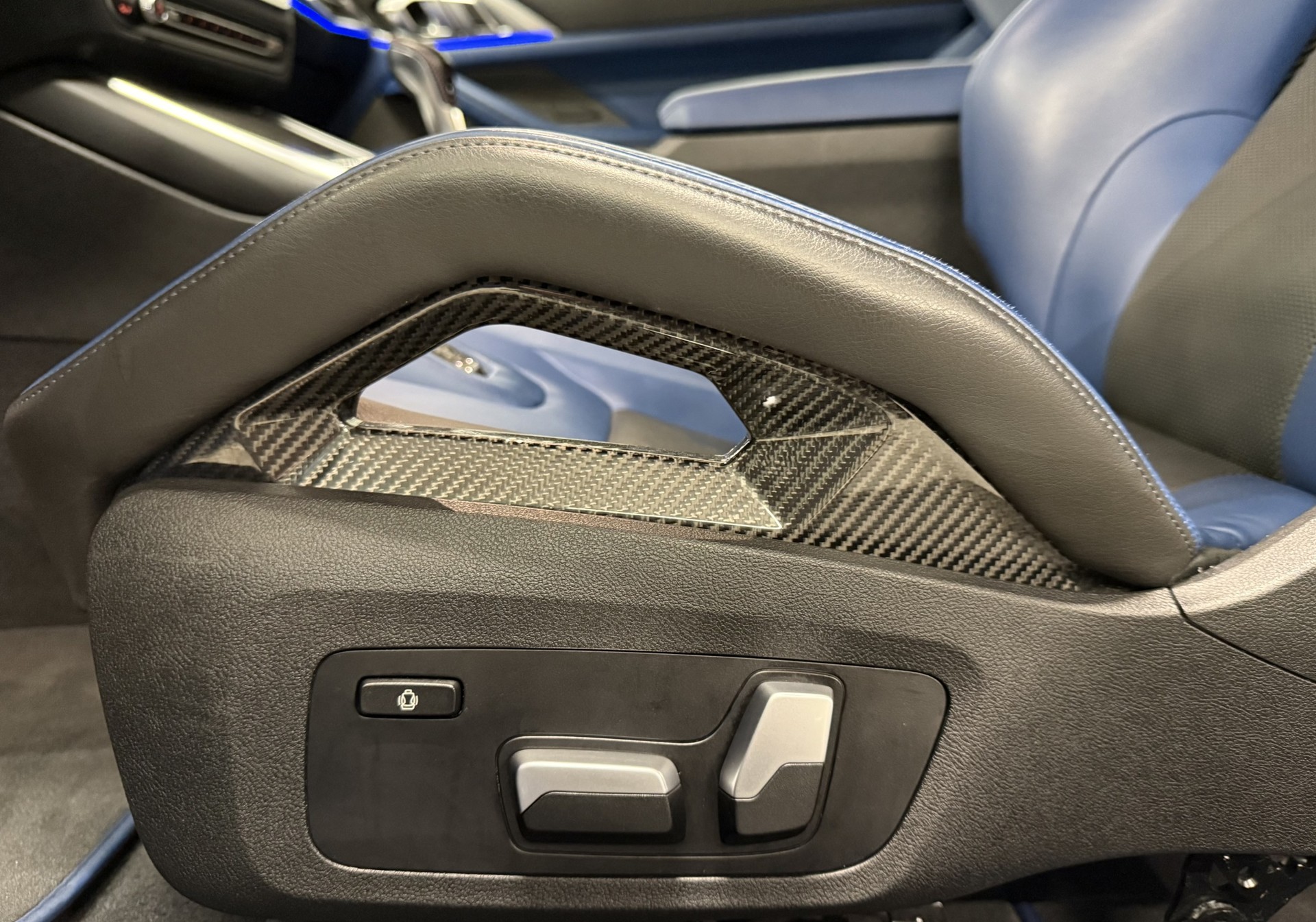 BMW M4 Coupé Competition M xDrive-image-9