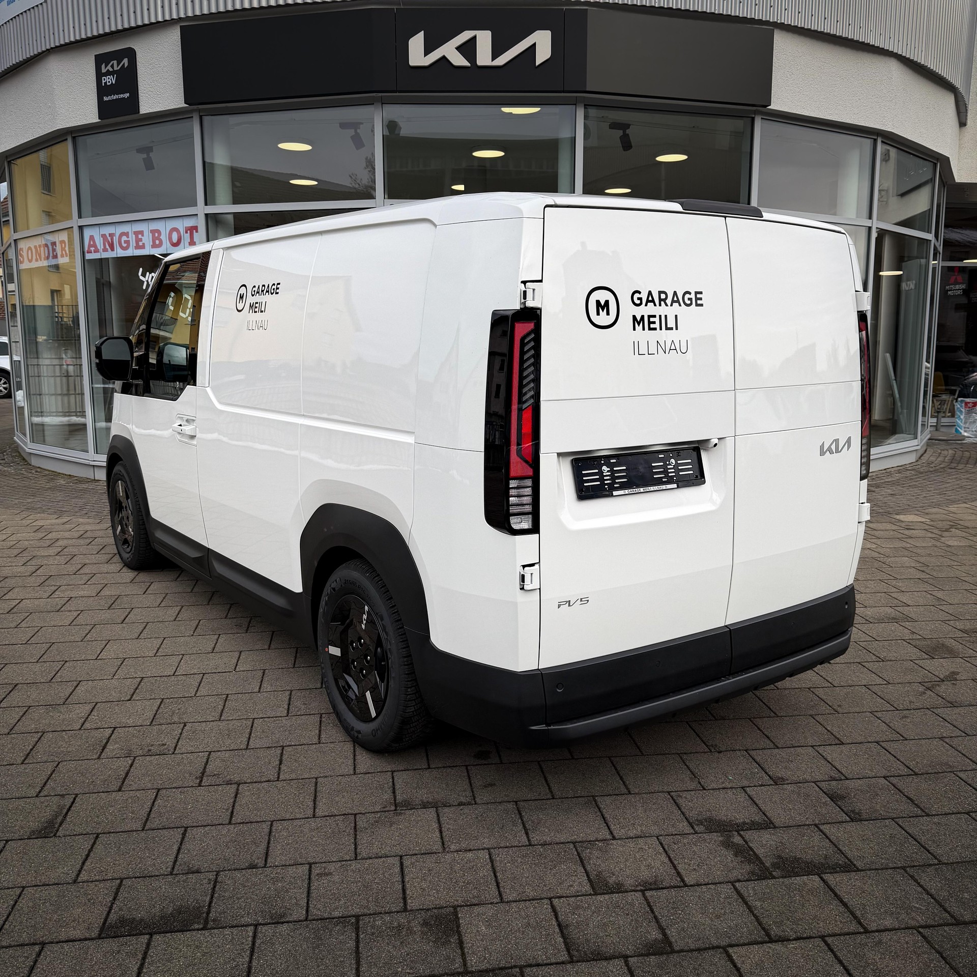 KIA PV5 Cargo 71.2 kWh Plus-showroom-element-1