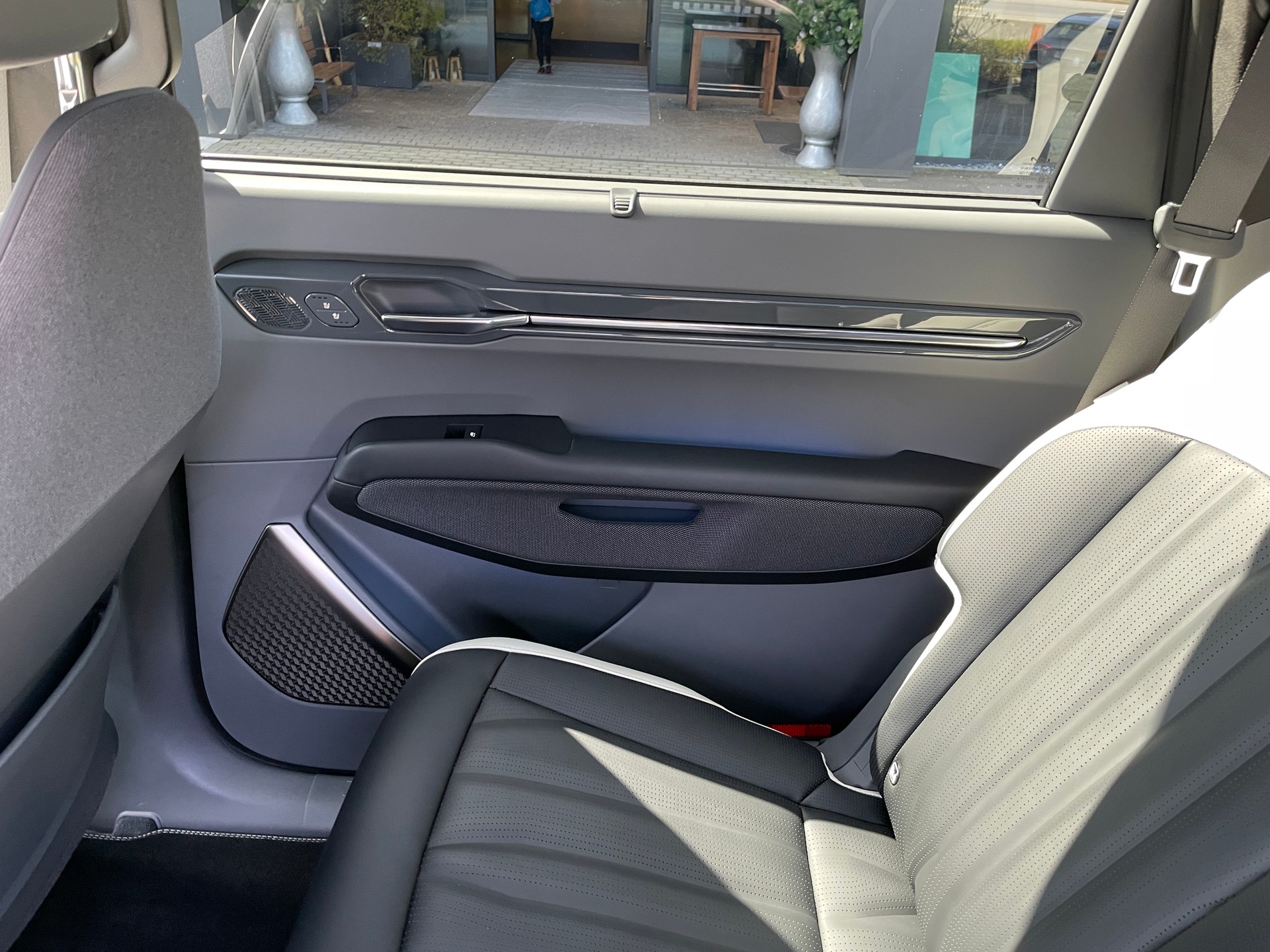 KIA EV9 99,8 kWh GT-Line, 7-Sitzer mit Panoramadach-image-21