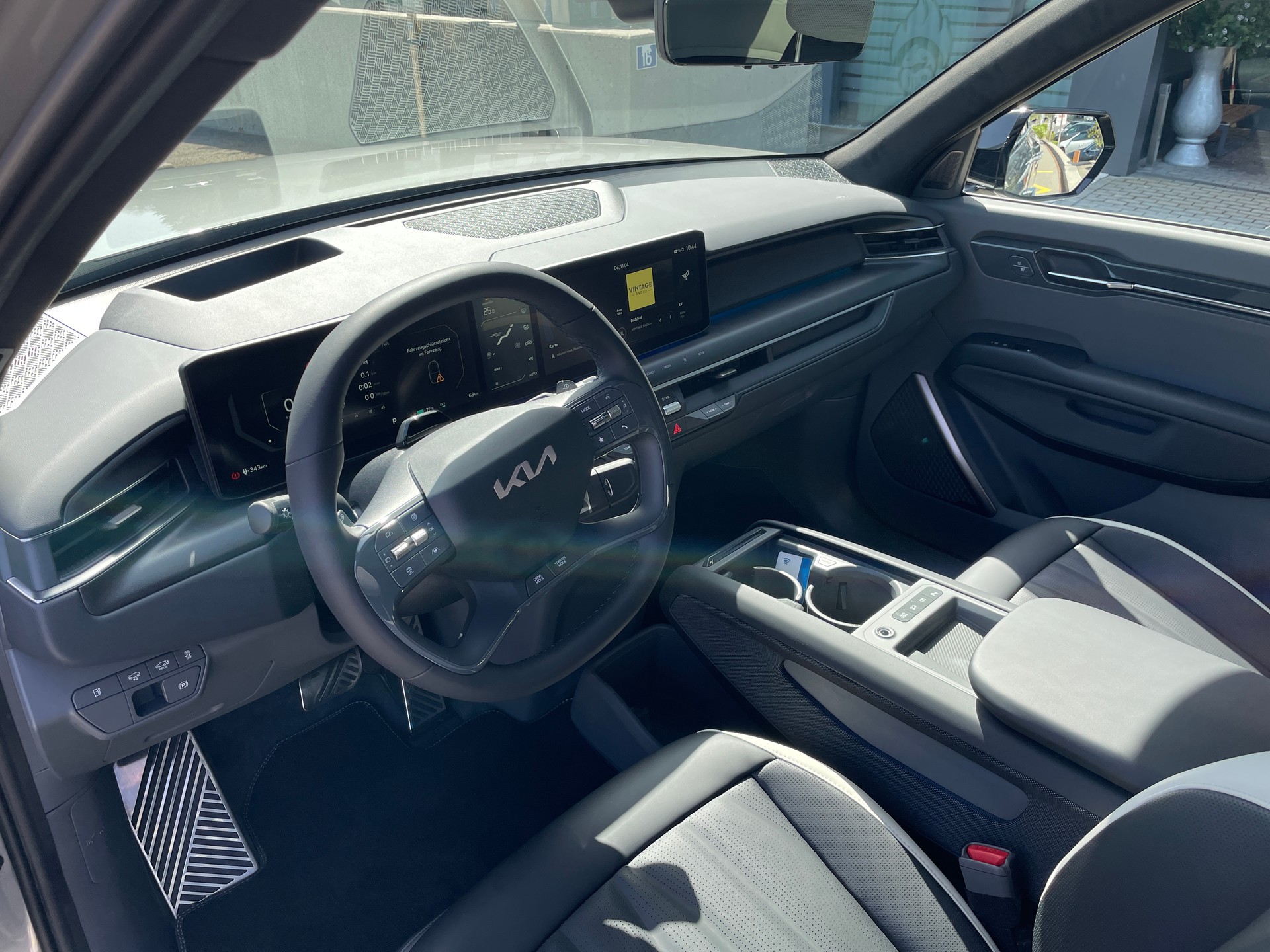 KIA EV9 99,8 kWh GT-Line, 7-Sitzer mit Panoramadach-image-11