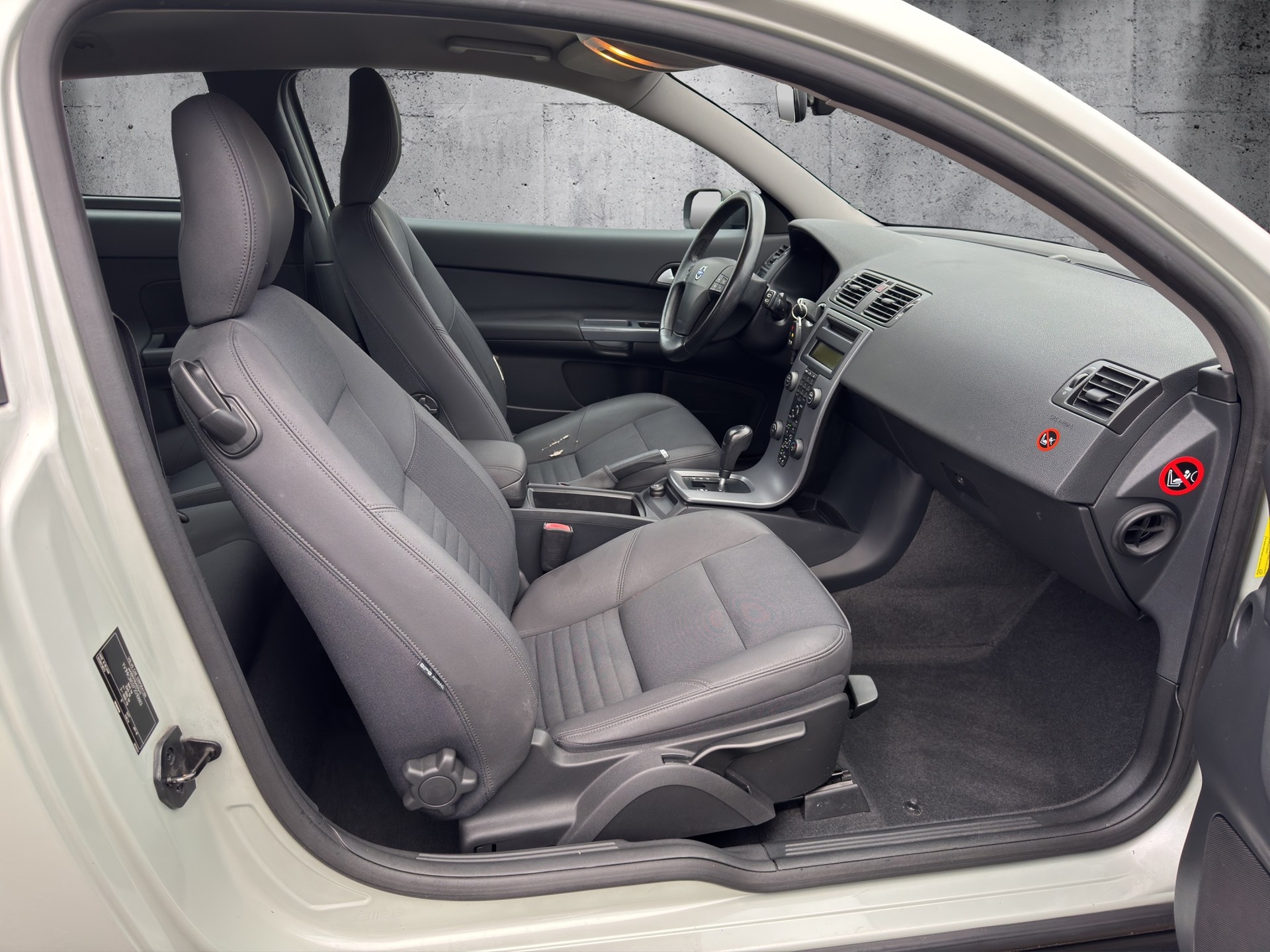 VOLVO C30 2.4I Summum-image-12