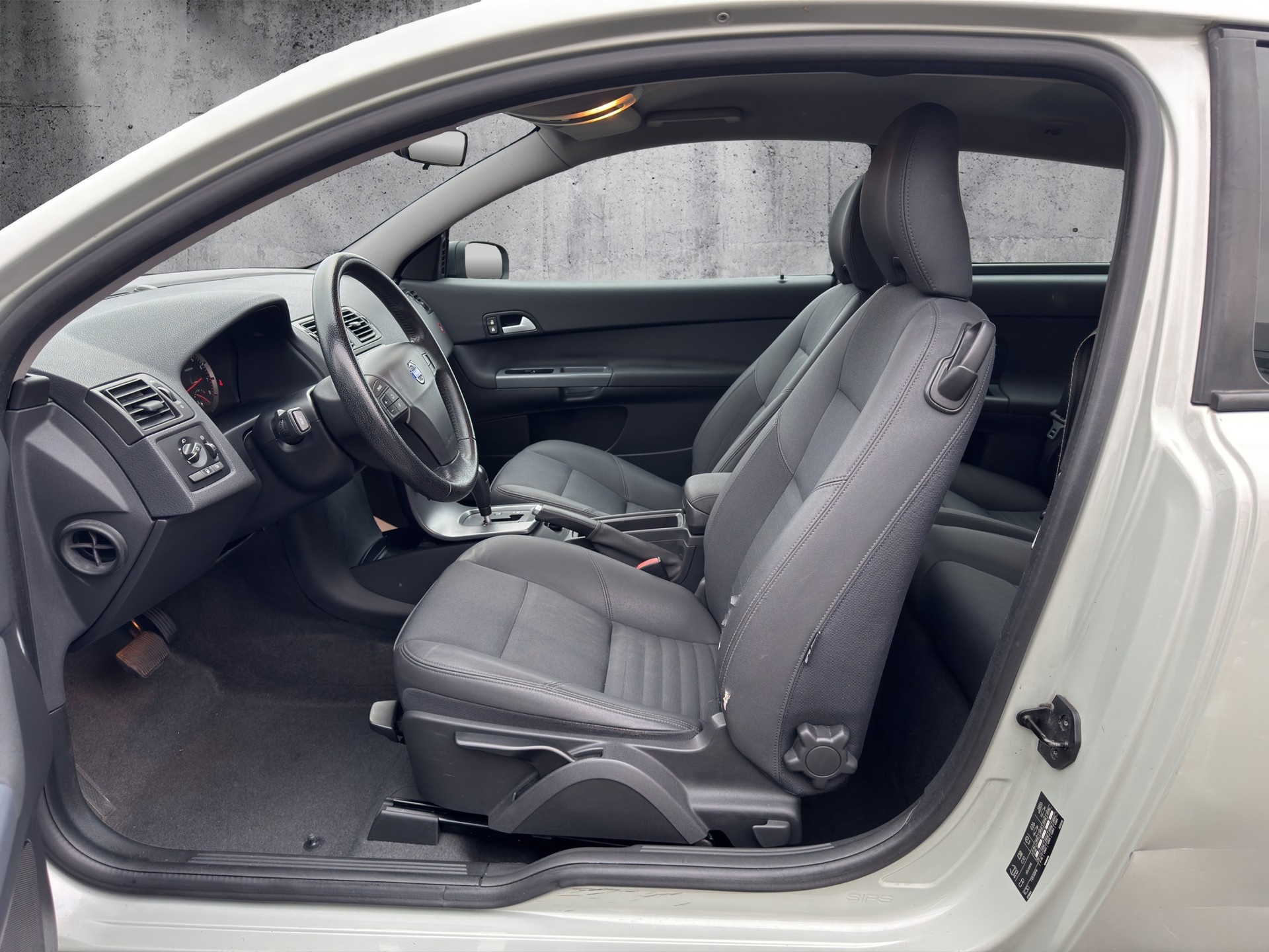 VOLVO C30 2.4I Summum-image-8