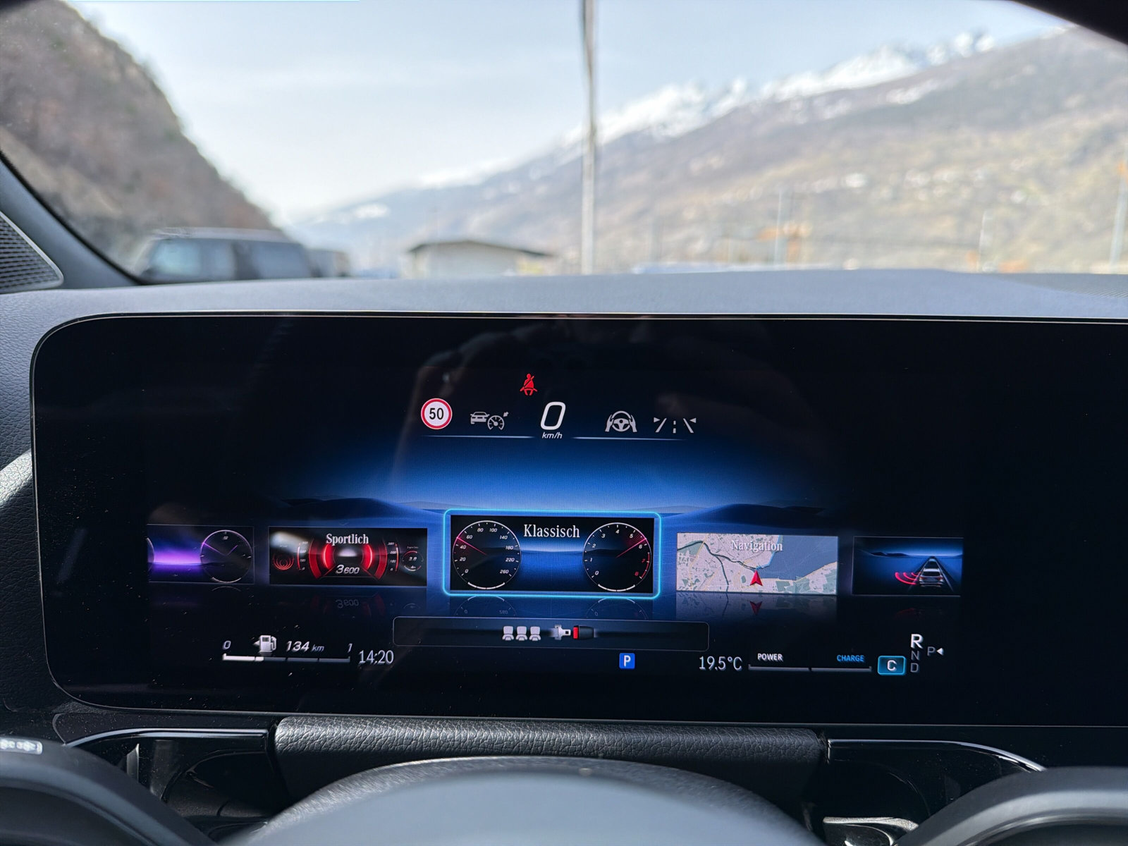 MERCEDES-BENZ GLA 250 4Matic 8G-DCT-image-26