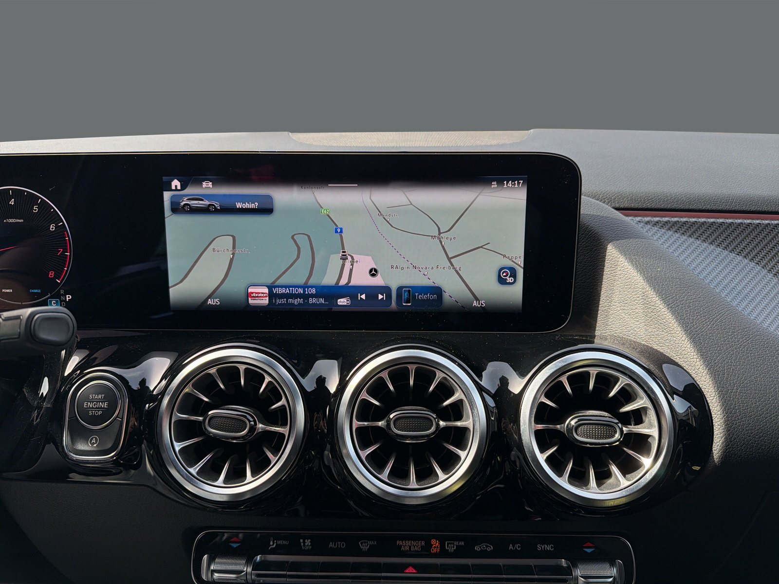 MERCEDES-BENZ GLA 250 4Matic 8G-DCT-image-15