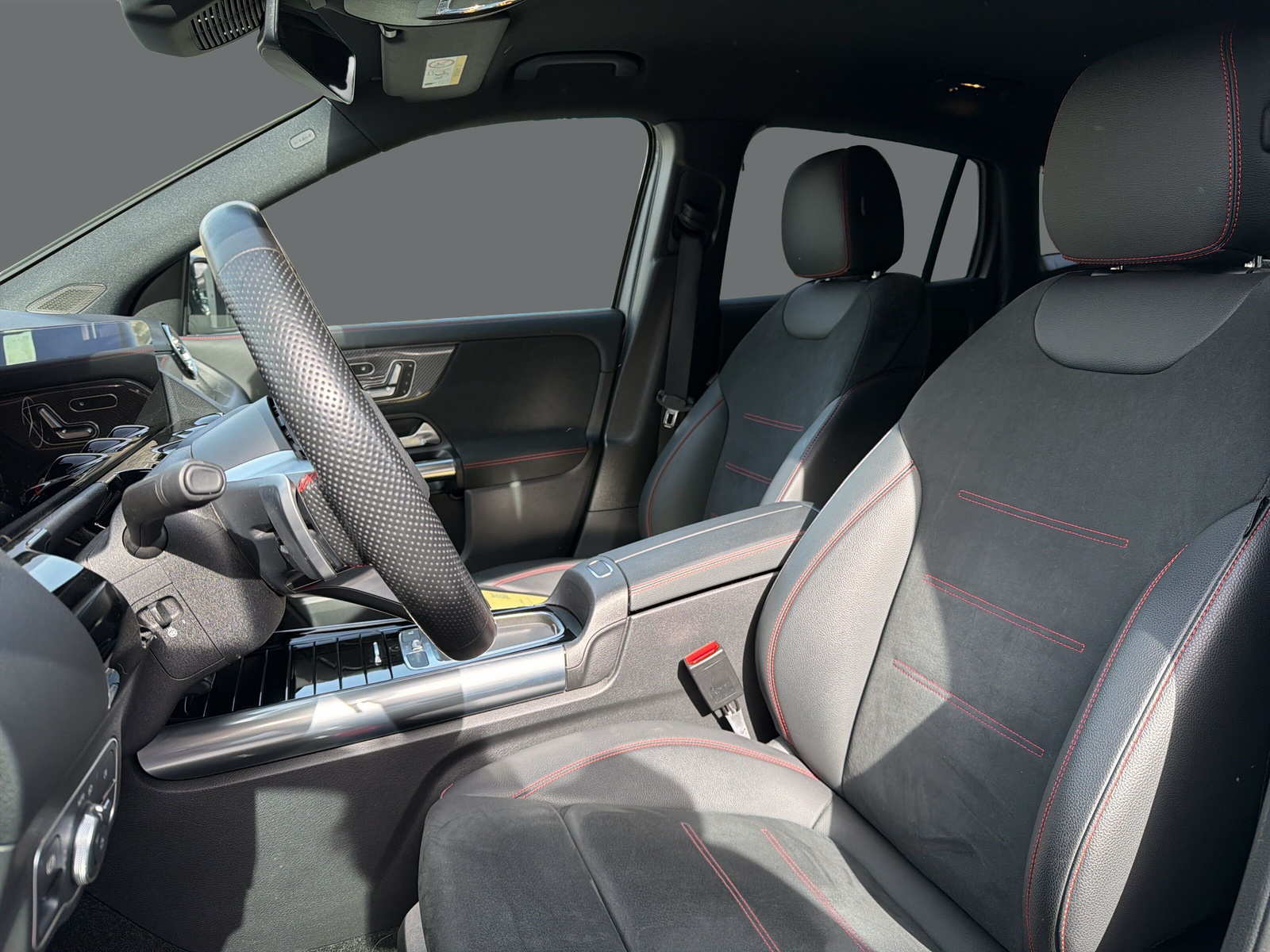 MERCEDES-BENZ GLA 250 4Matic 8G-DCT-image-8