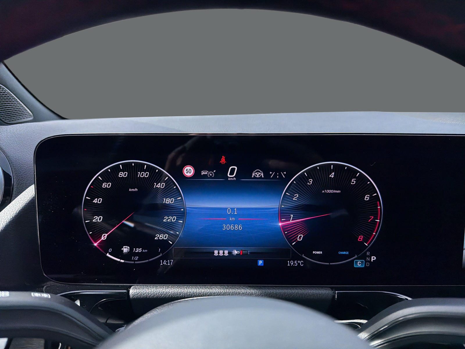 MERCEDES-BENZ GLA 250 4Matic 8G-DCT-image-10