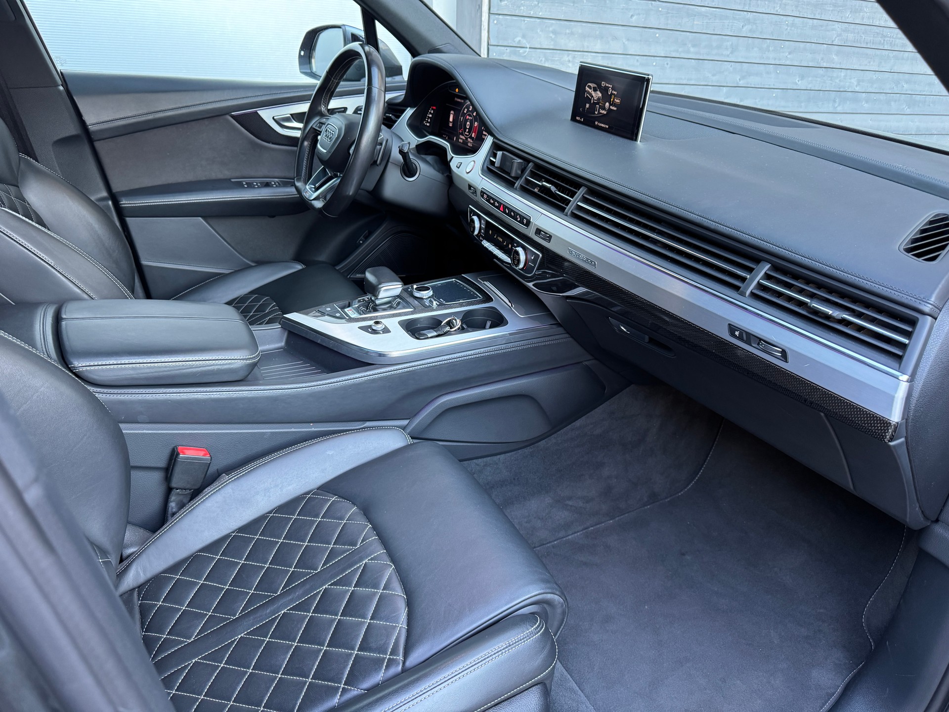 AUDI SQ7 4.0 TDI quattro tiptronic-image-13