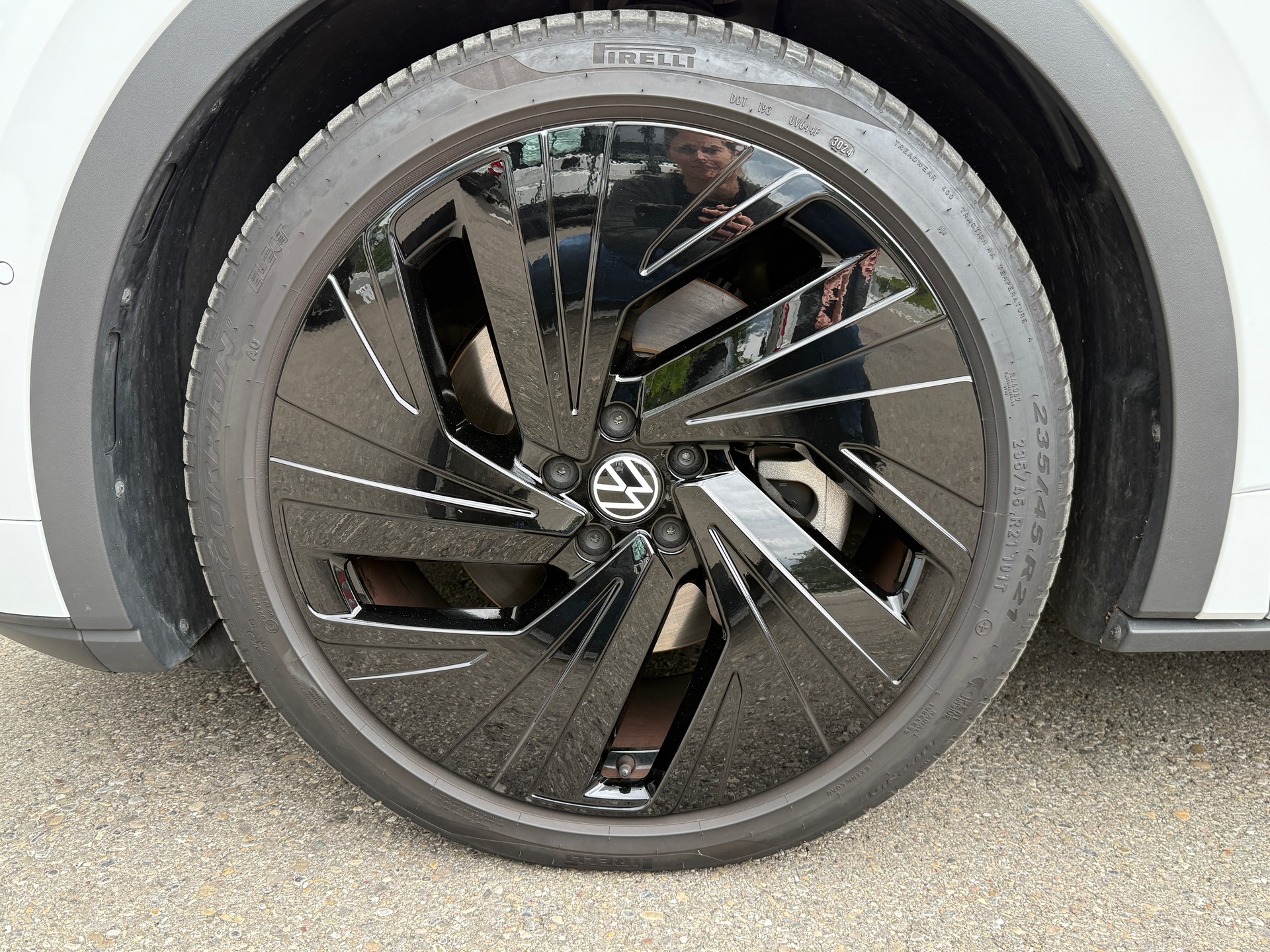 VW ID.5 GTX United 79 kWh 4Motion mit Anhängerkupplung & Panoramadach (neues Modell - 1. Inv. 11.2024)-image-8