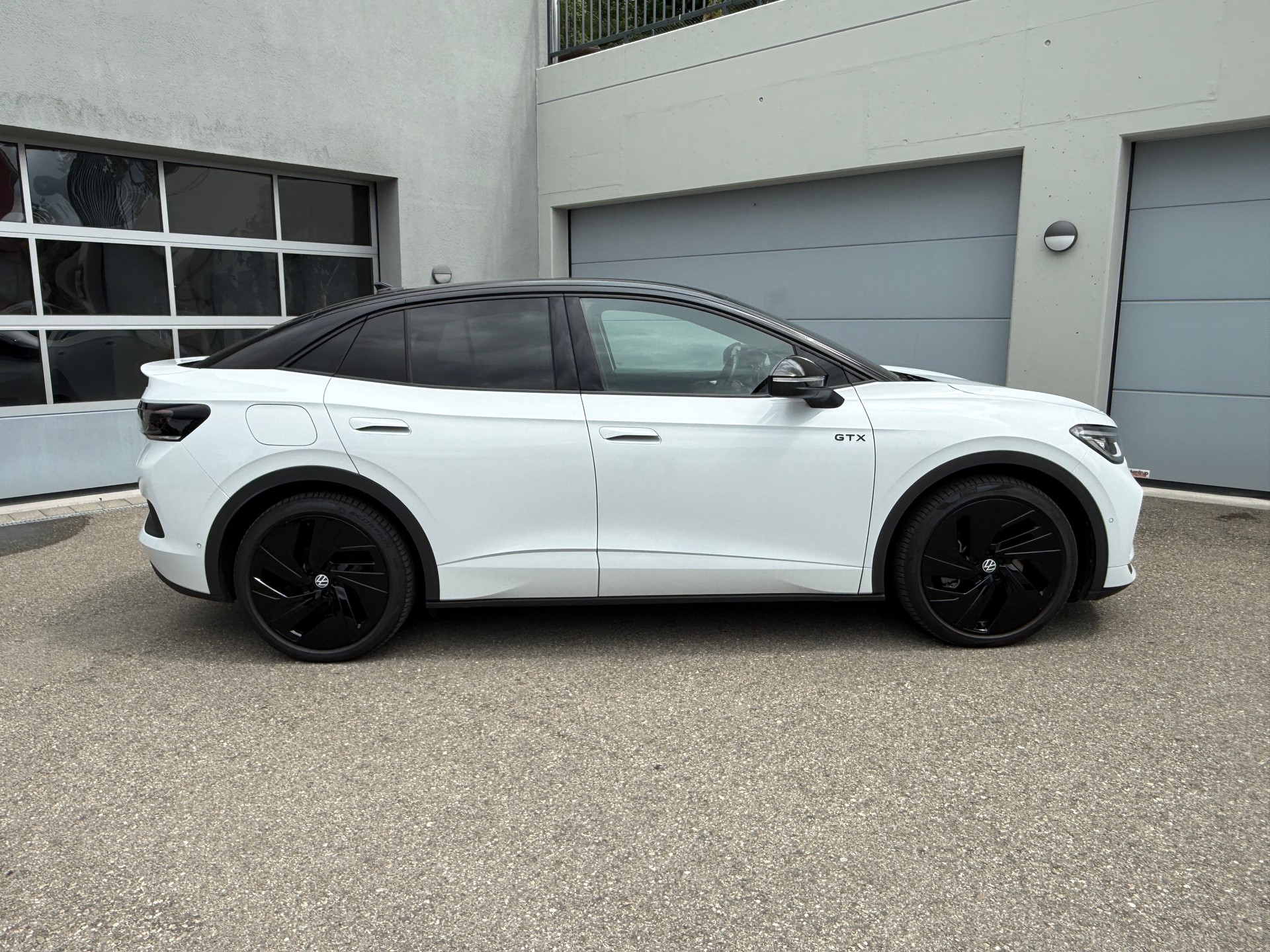 VW ID.5 GTX United 79 kWh 4Motion mit Anhängerkupplung & Panoramadach (neues Modell - 1. Inv. 11.2024)-image-7