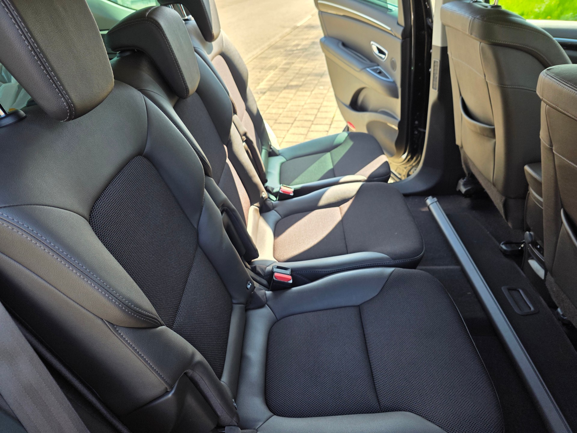 RENAULT Espace 1.6 dCi Intens EDC-image-8