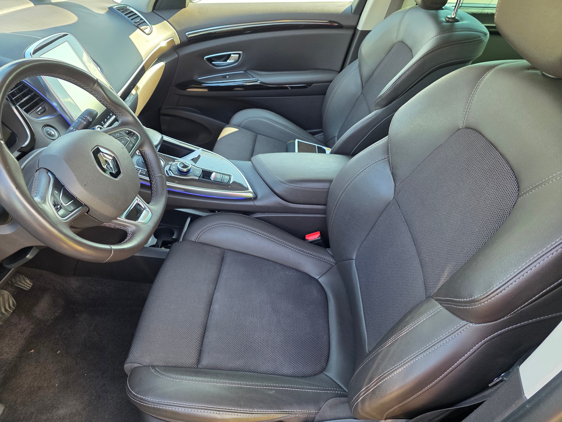 RENAULT Espace 1.6 dCi Intens EDC-image-11