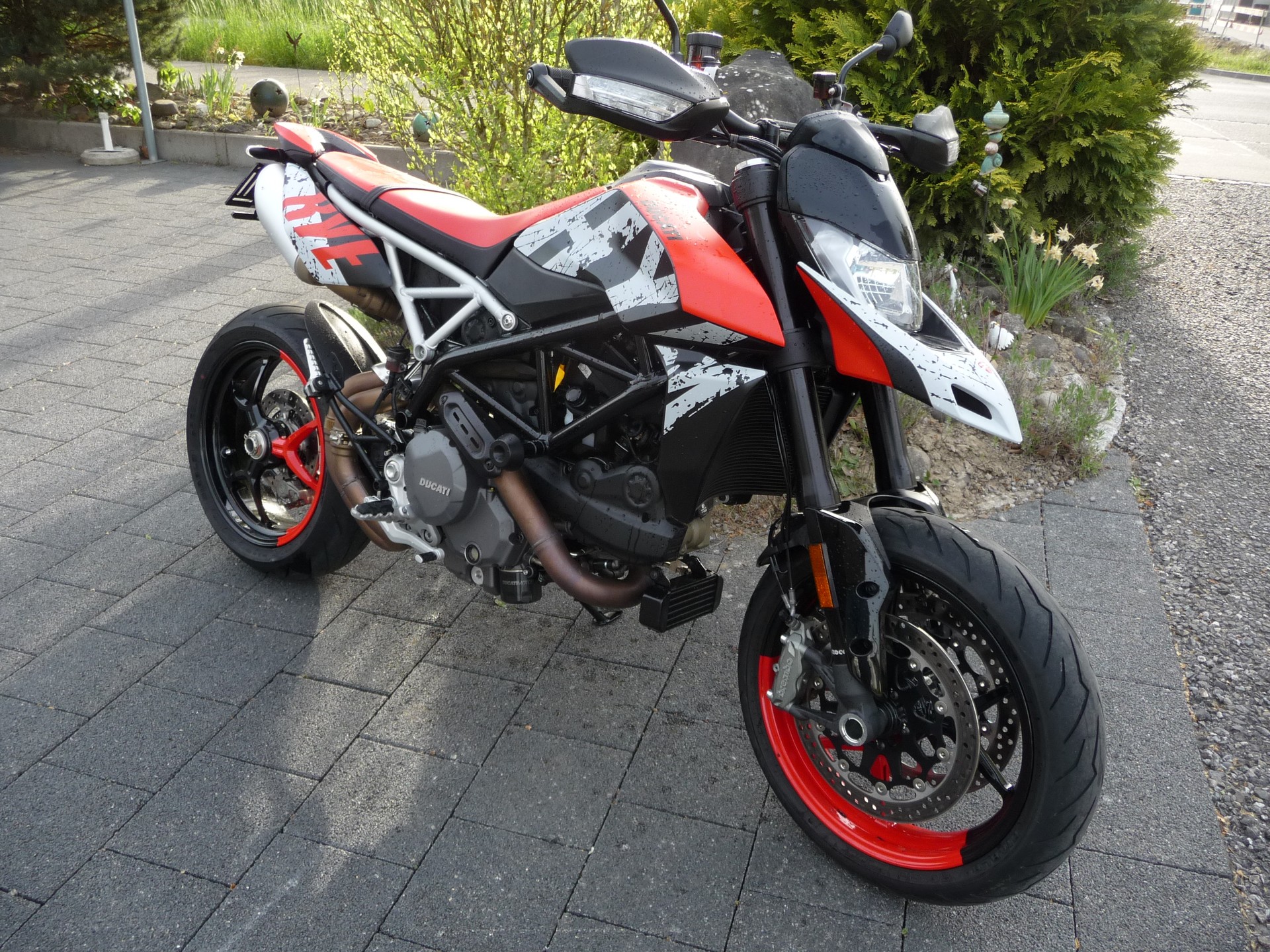DUCATI Hypermotard 950 RVE-image-1