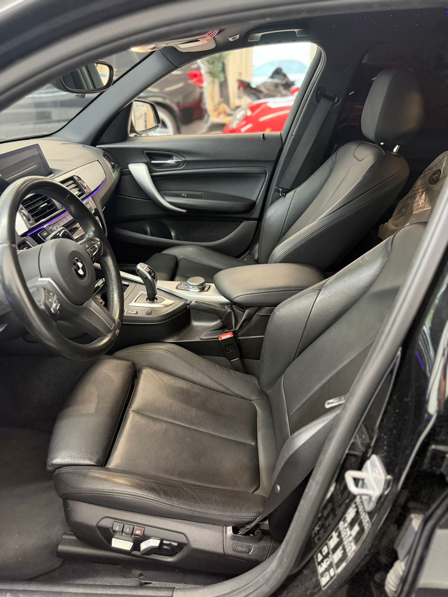 BMW 120d xDrive Edition M Sport Steptronic-image-8
