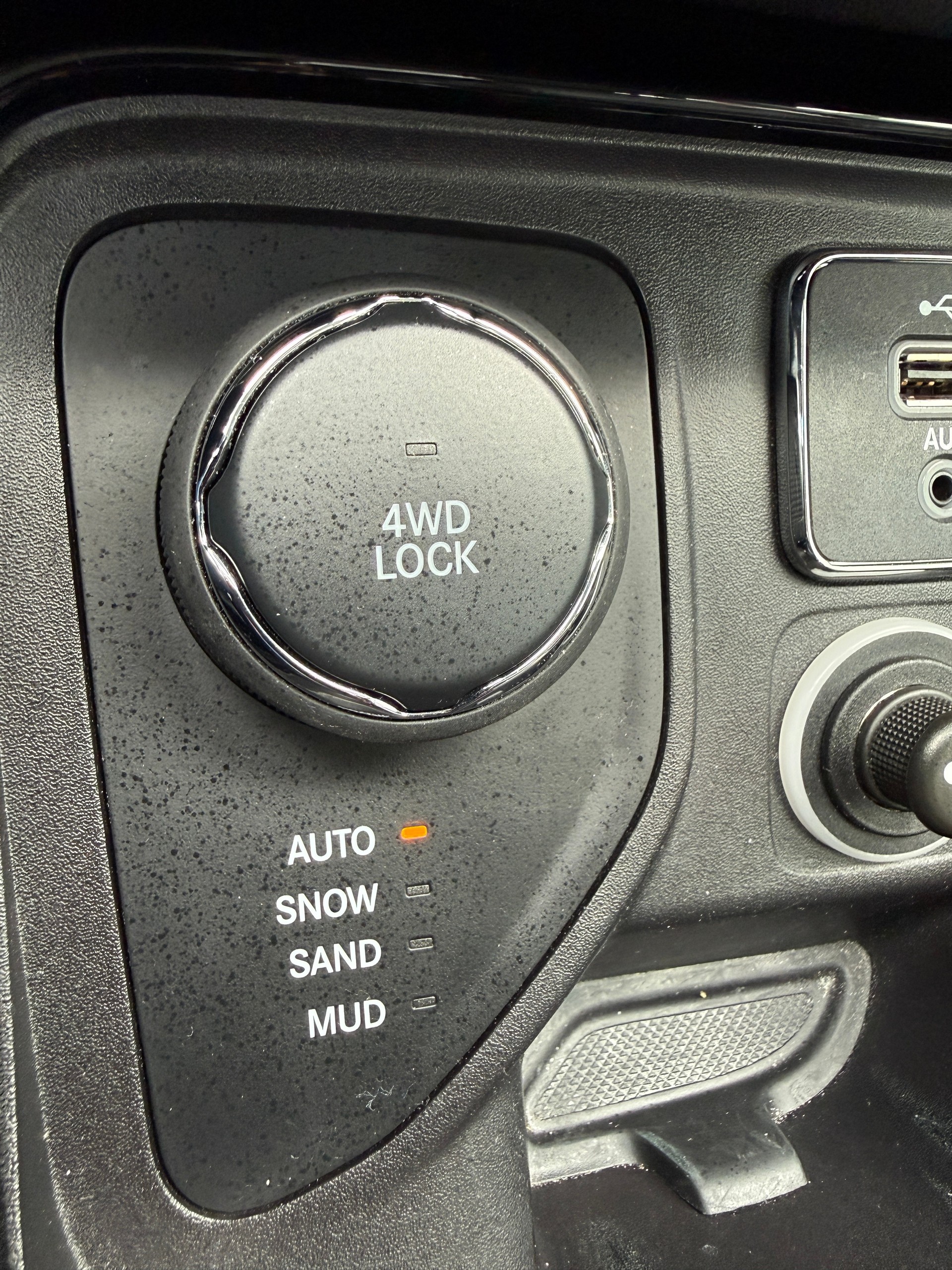 JEEP Compass 1.4 Turbo Limited AWD 9ATX *1.HAND*TOPAUSSTATTUNG*FRISCH AB MFK*-image-27