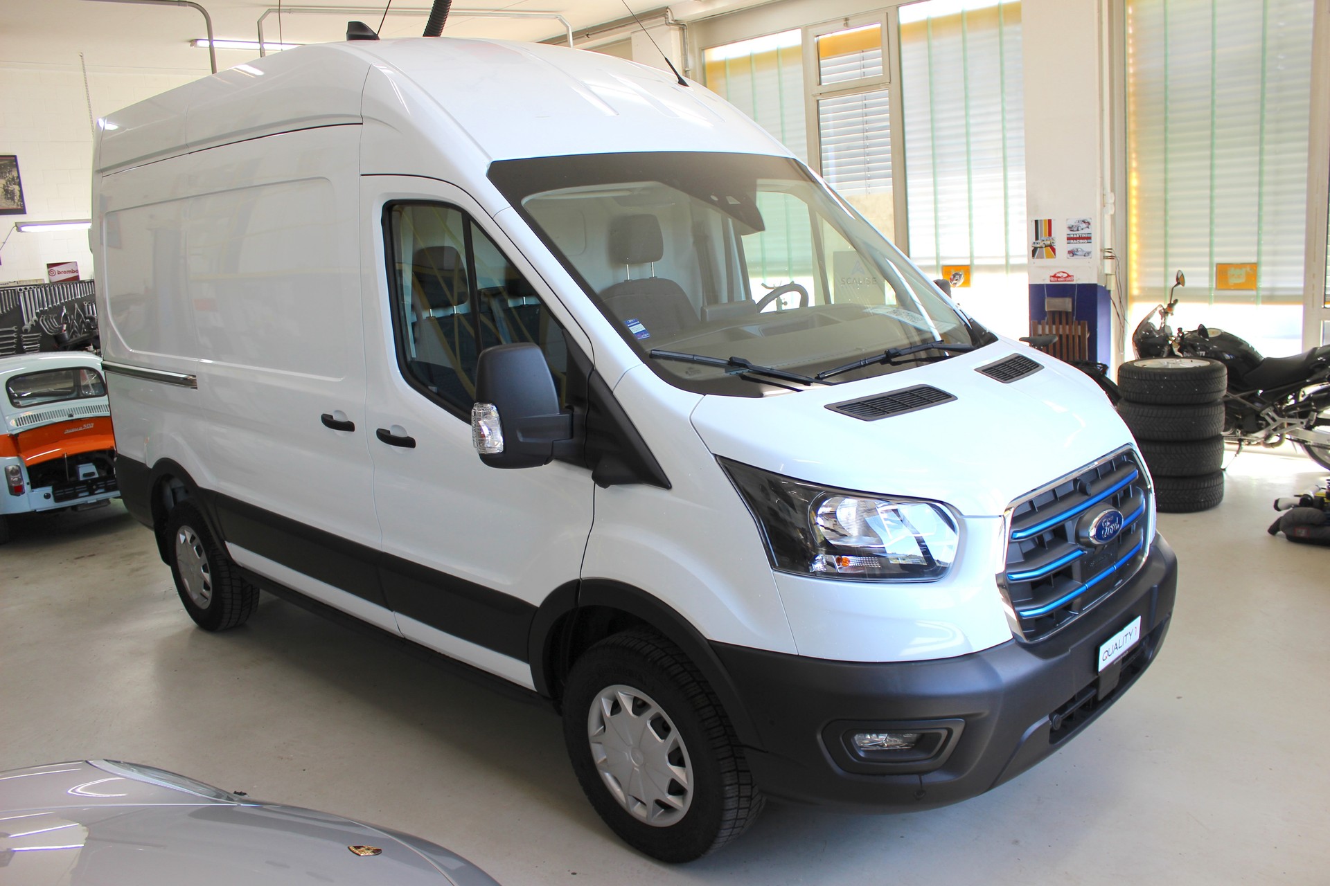 FORD E-Transit Van 350 L2 H3 Trend RWD 68kWh 💥 TOP Ausstattung 💥 Lieferung möglich