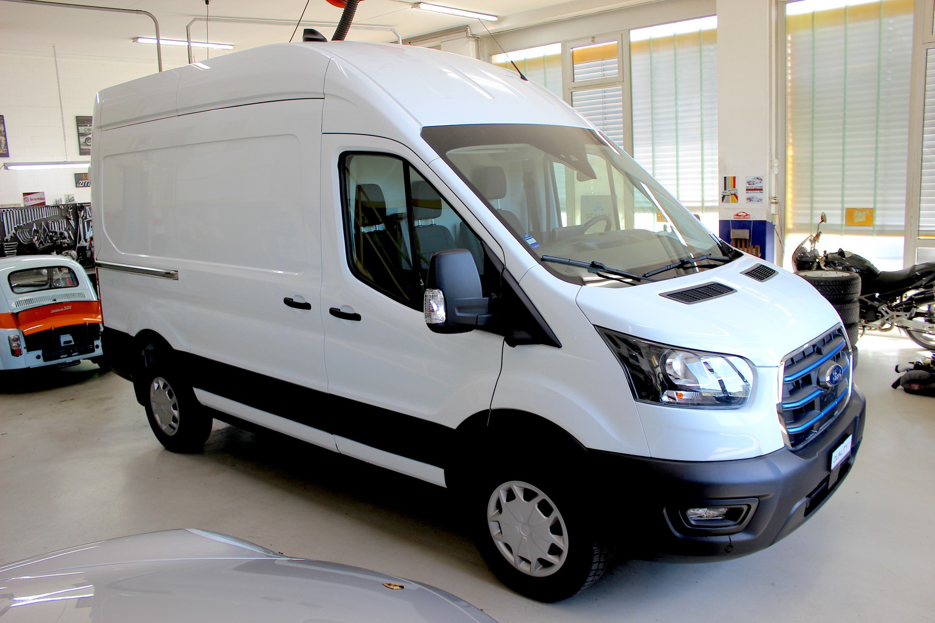 FORD E-Transit Van 350 L2 H3 Trend RWD 68kWh 💥 TOP Ausstattung 💥 Lieferung möglich-image-13