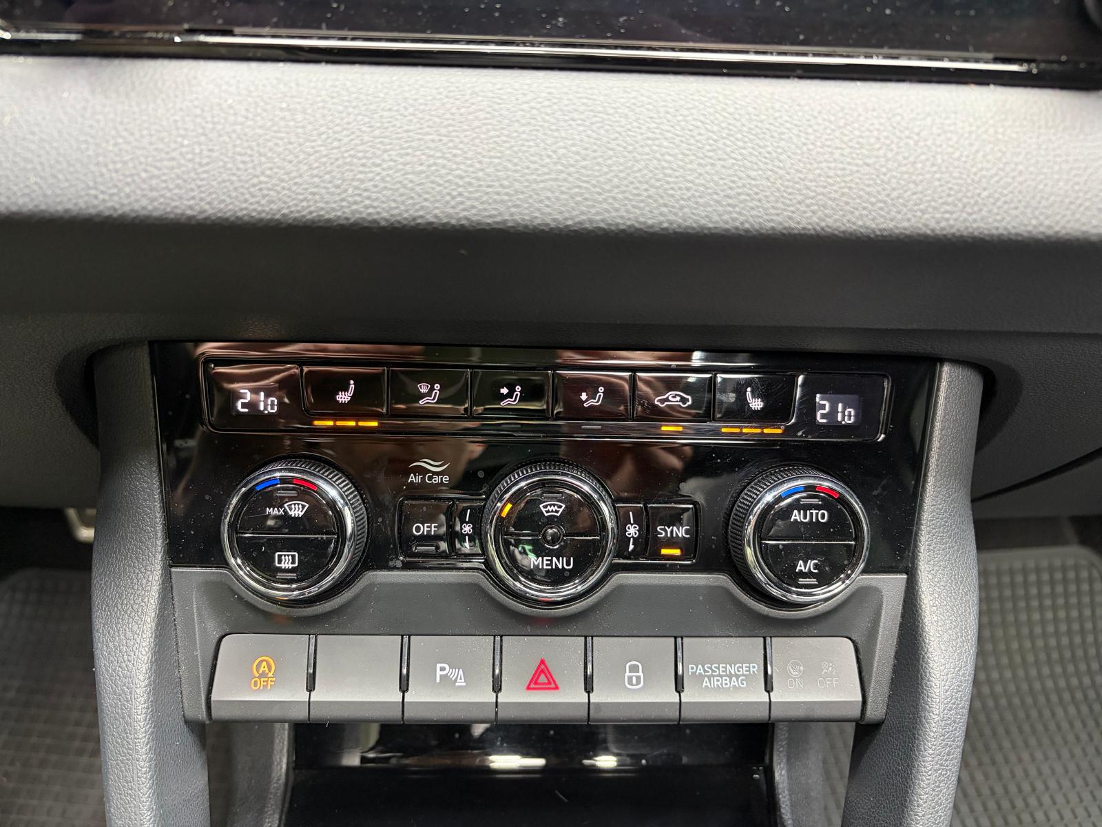 SKODA Karoq 2.0 TSI SportLine 4x4 DSG-image-24