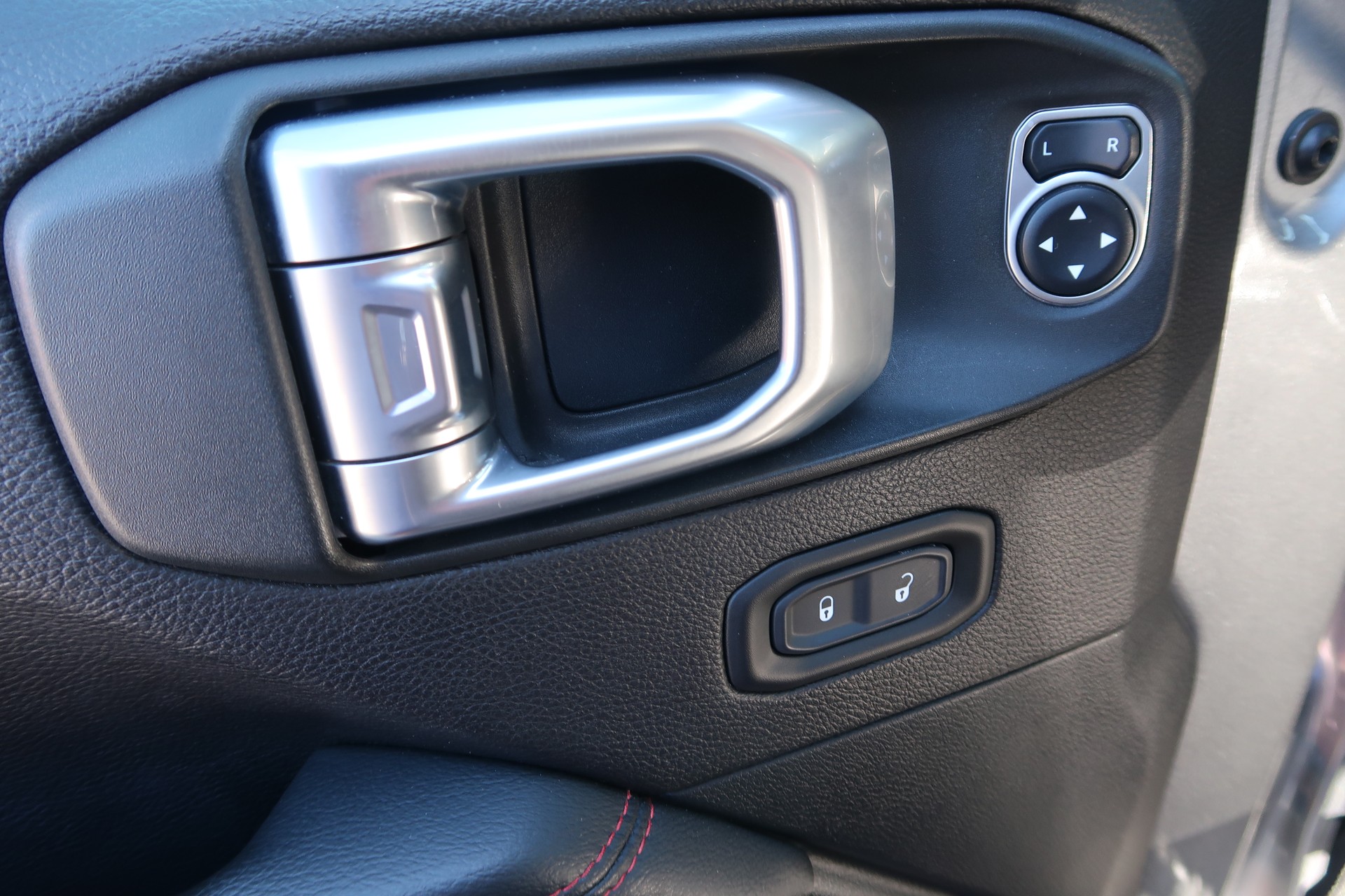 JEEP Wrangler 2.2MJ Unlimited Night Eagle Automatic-image-18