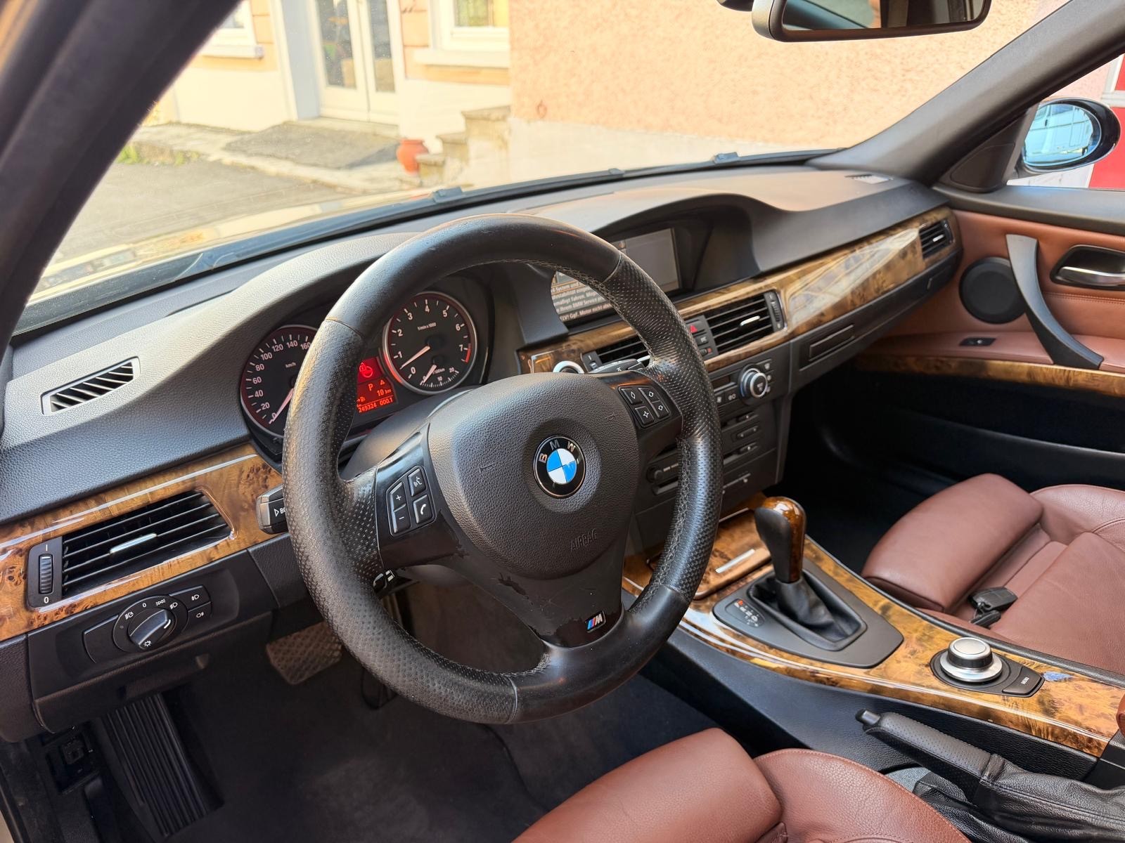 BMW 325xi Touring Automat-image-7