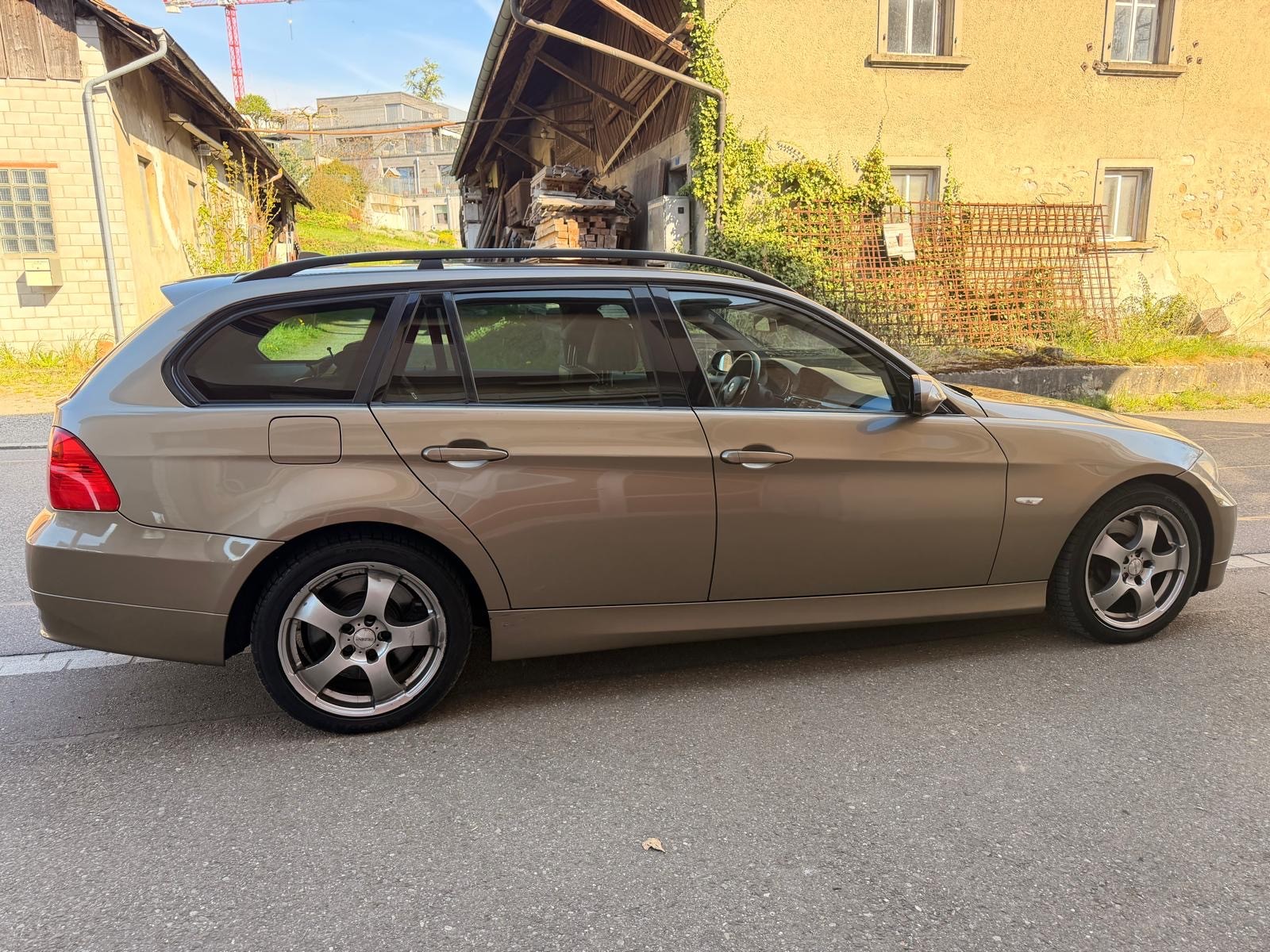 BMW 325xi Touring Automat-image-1
