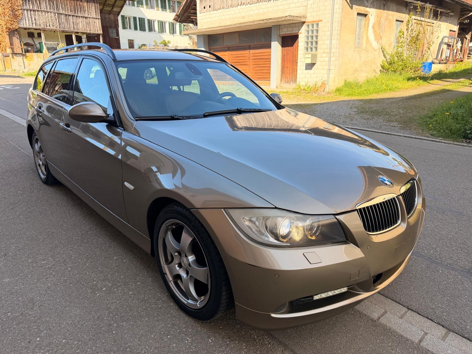 BMW 325xi Touring Automat