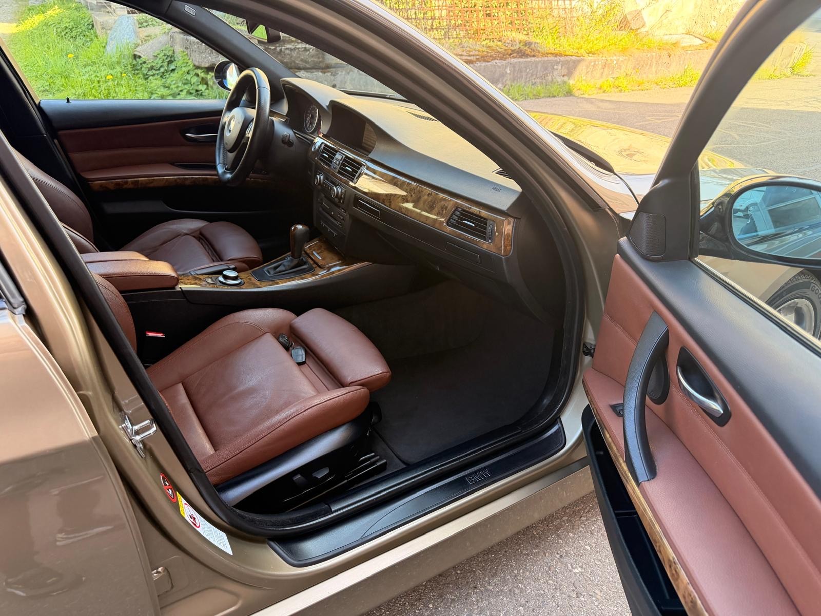 BMW 325xi Touring Automat-image-10