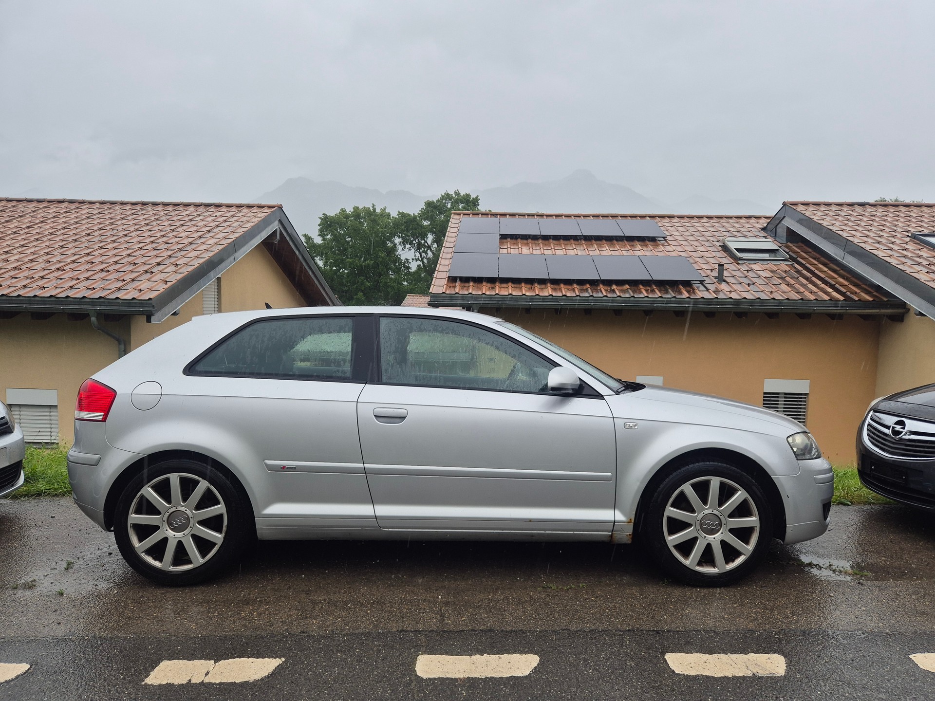 AUDI A3 2.0 TDI S-line quattro ff options-image-1
