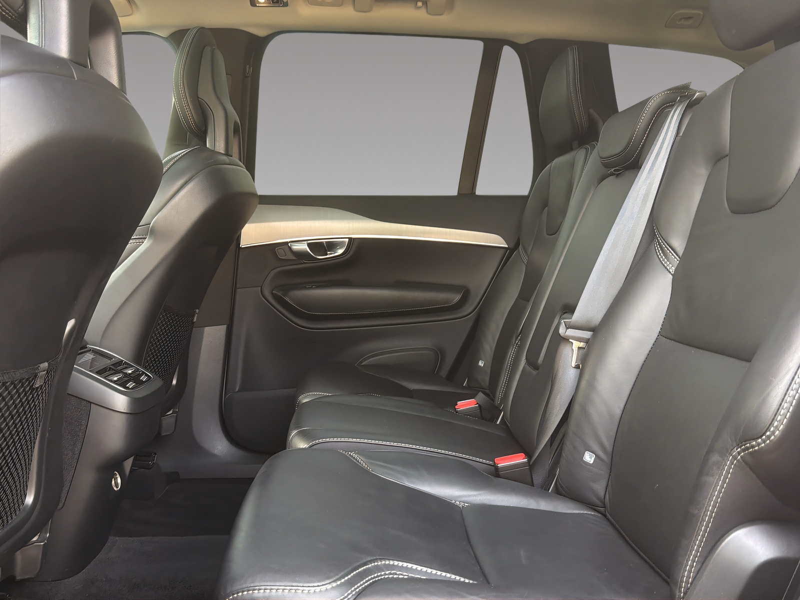 VOLVO XC90 2.0 B5 MH Momentum 5P. AWD-image-16