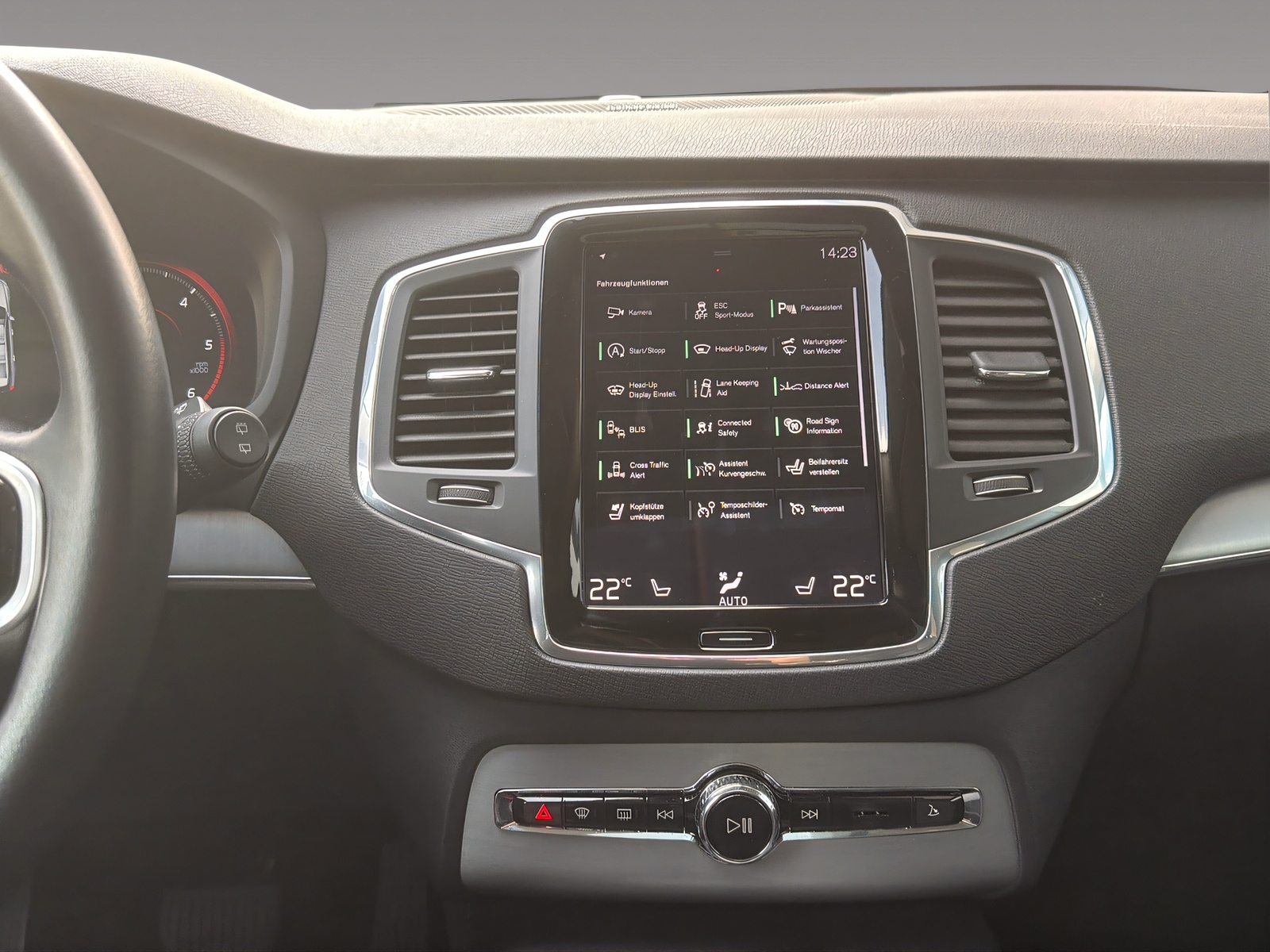 VOLVO XC90 2.0 B5 MH Momentum 5P. AWD-image-13