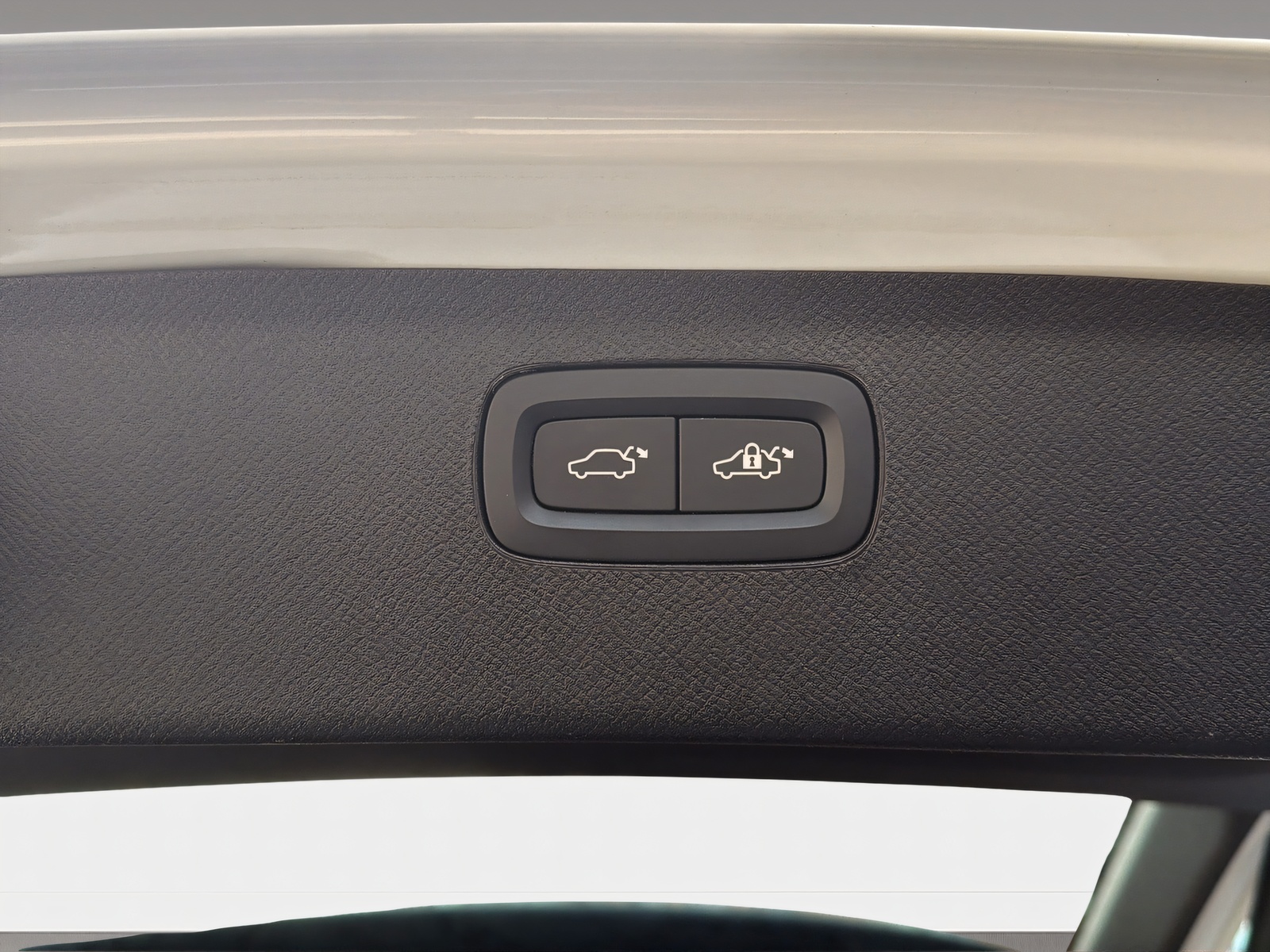 VOLVO XC90 2.0 B5 MH Momentum 5P. AWD-image-19