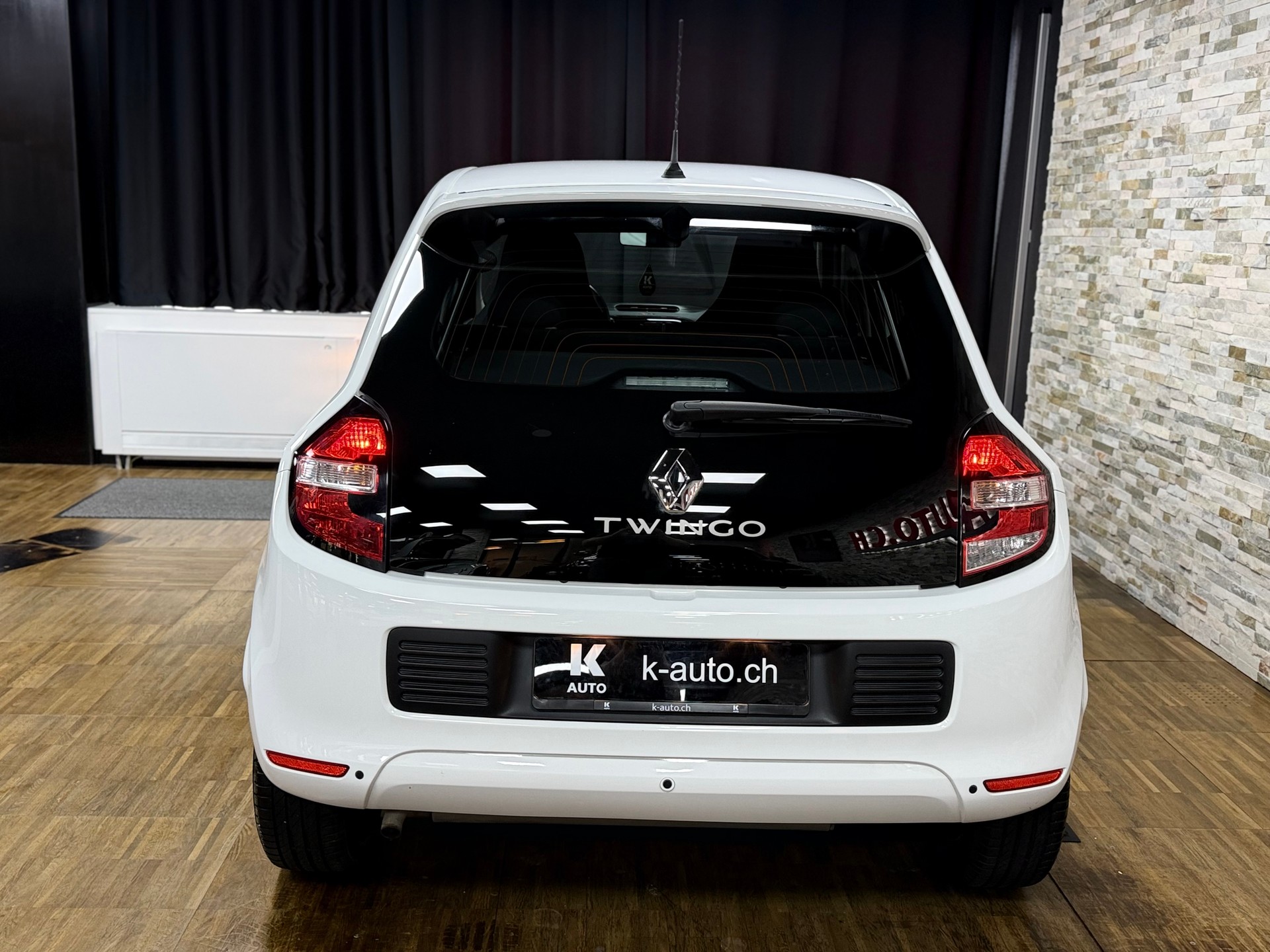 RENAULT Twingo 0.9 Swiss Edition EDC-showroom-element-2